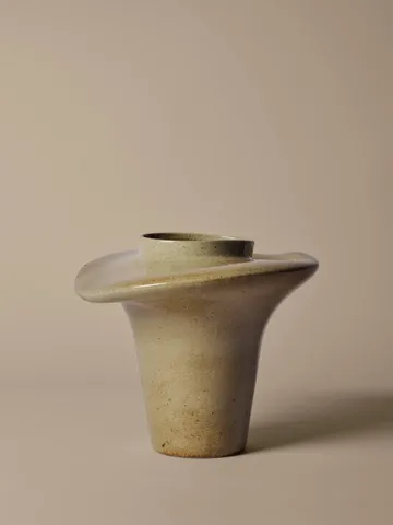 Evio Vase - Elm green, Ø35x53 cm - Ferm Living