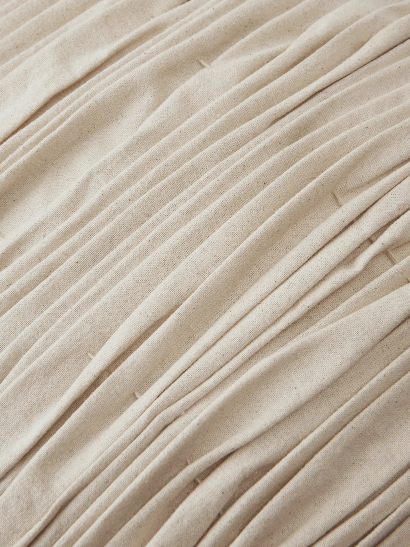 Falda Smocked Bolster Zylinderkissen, Undyed Ferm Living