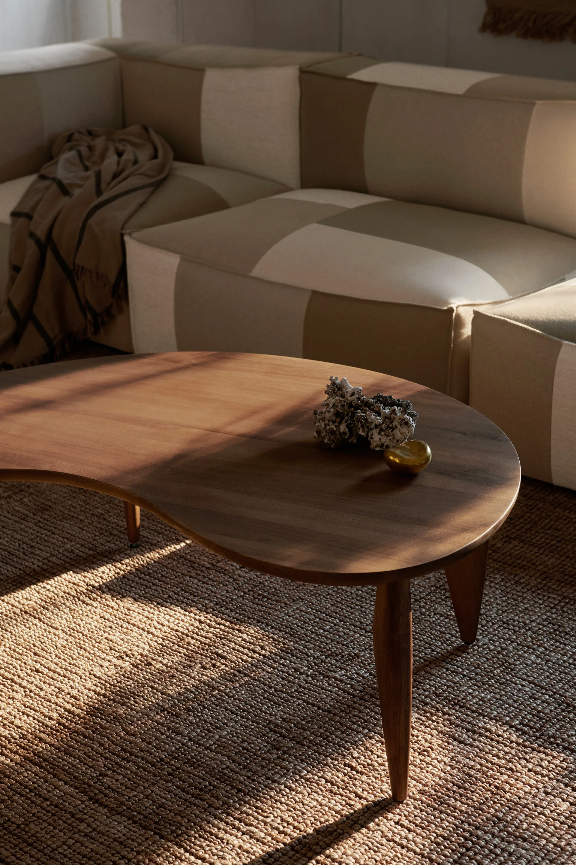 Feve Beistelltisch, Walnut Ferm Living