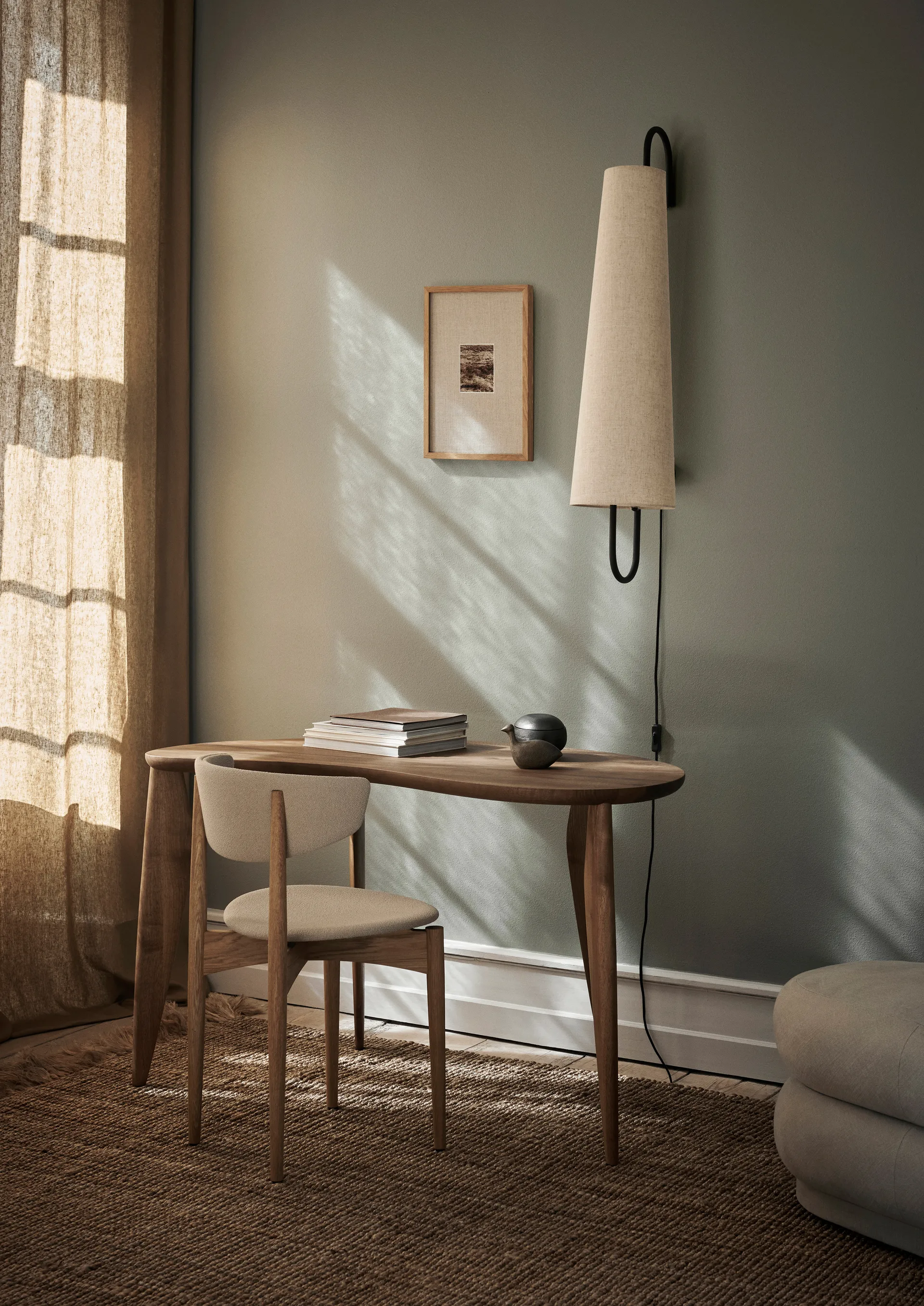 Feve Schreibtisch 60 x 117cm, Walnut Ferm Living