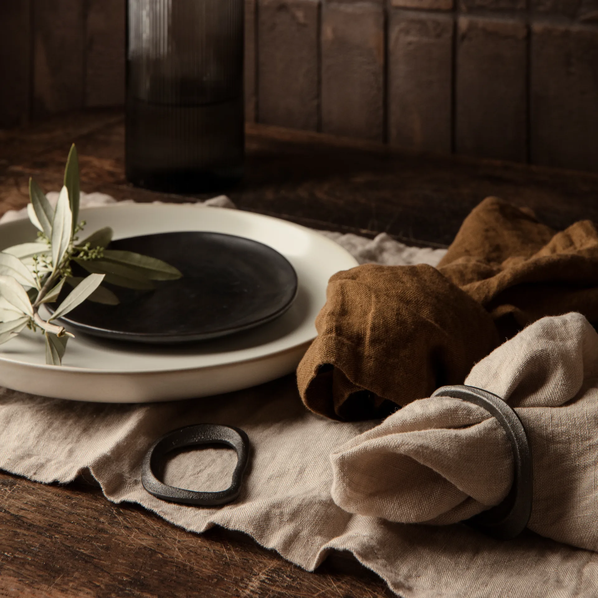 Flow Serviettenring 4er Pack, Schwarzes Messing Ferm Living