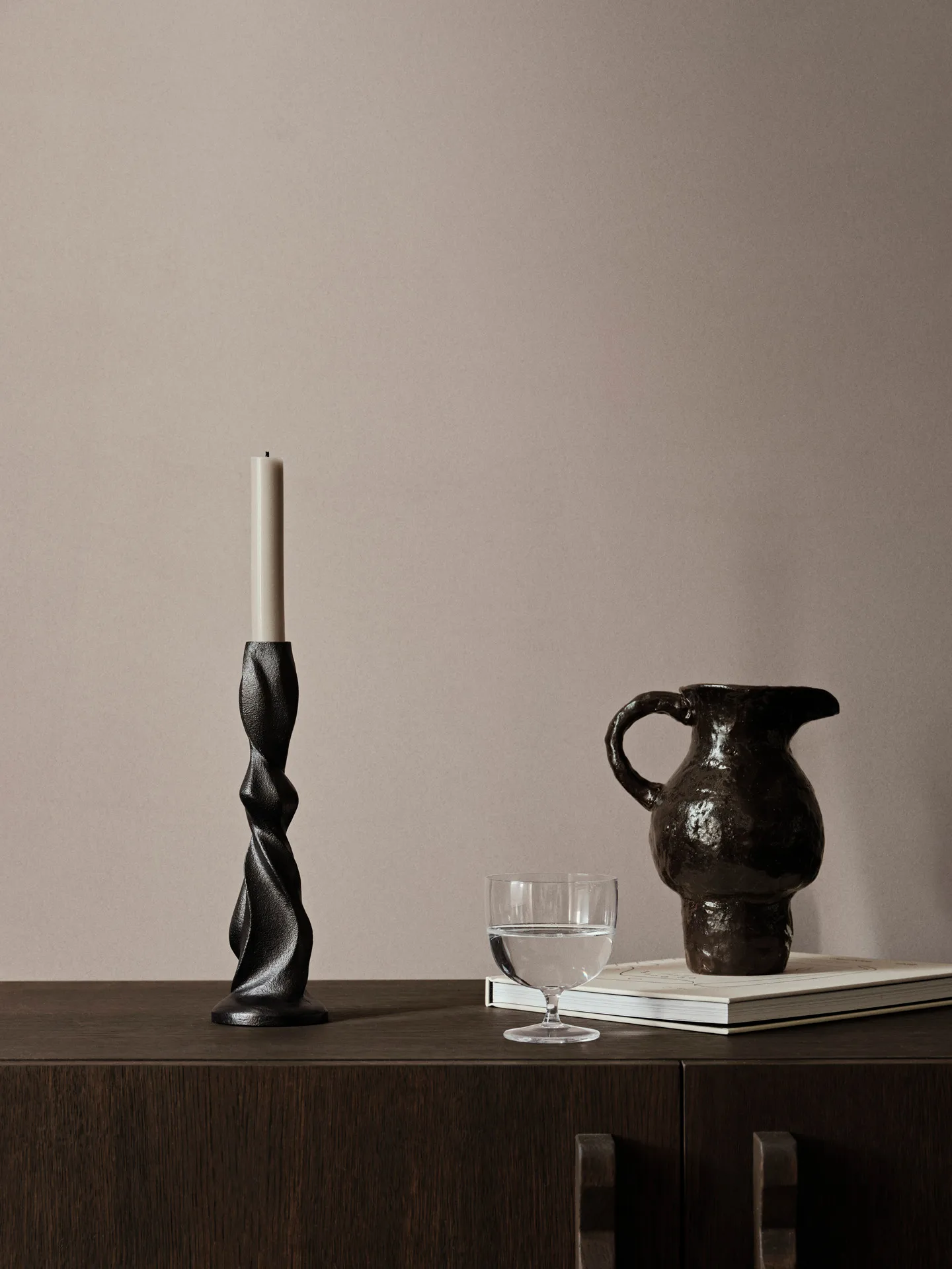 Gale Kerzenhalter 25 cm, Blackened Aluminium Ferm Living