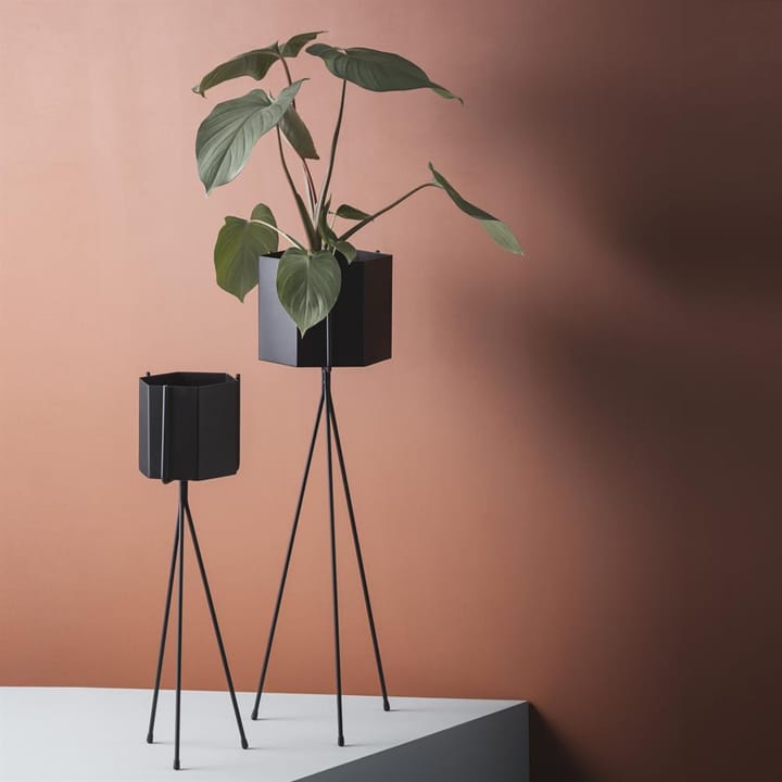 Hexagon Blumentopf schwarz, Xlarge Ferm Living