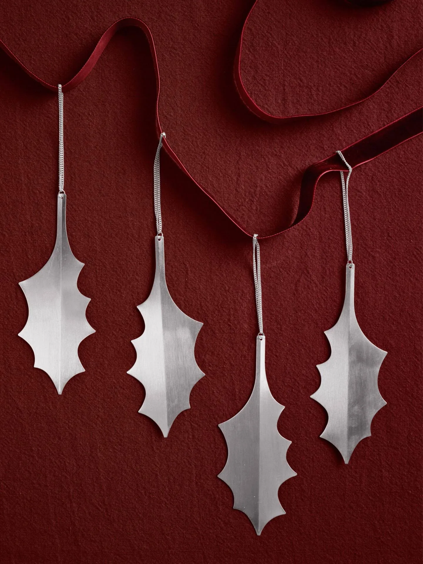 Holly Blatt Dekorationsanhänger 13,5 cm 4er-Pack, Silber Ferm Living