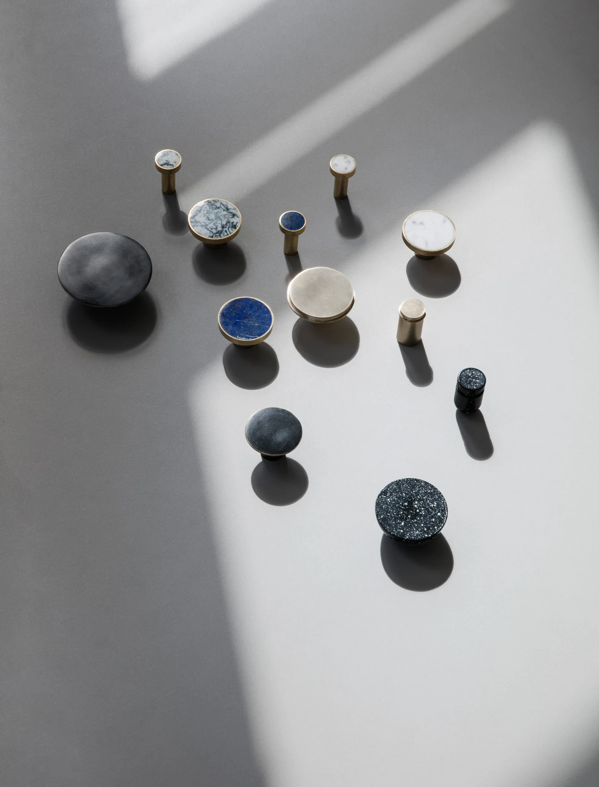 Hook Haken schwarzer Messing, Large Ø4,8cm Ferm Living