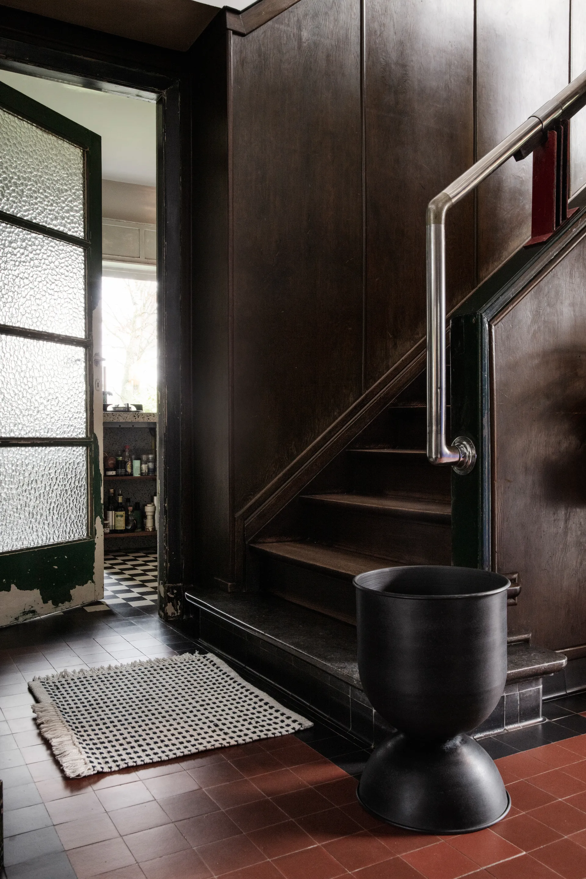 Hourglass Blumentopf medium Ø40 cm, Schwarz-dunkelgrau Ferm Living