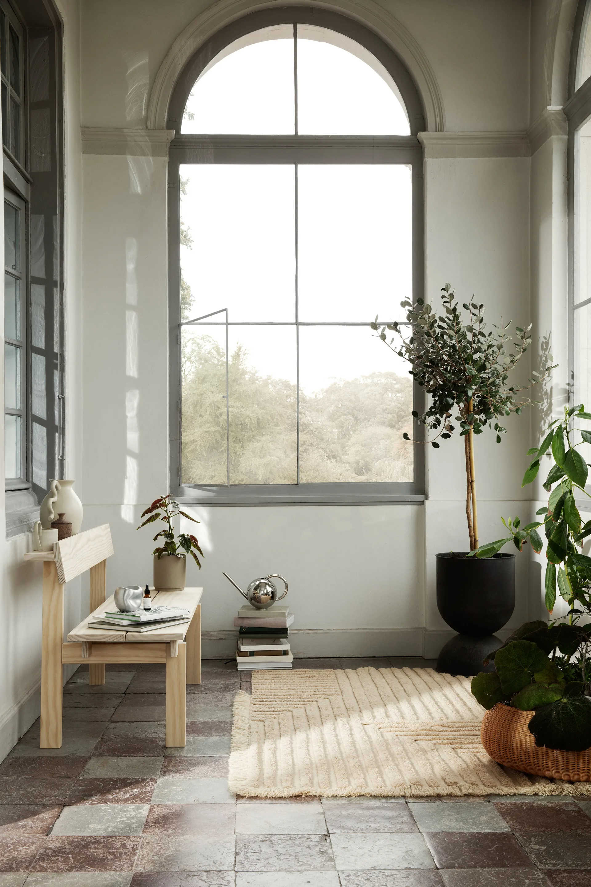 Hourglass Blumentopf medium Ø41 cm, Schwarz-dunkelgrau Ferm Living