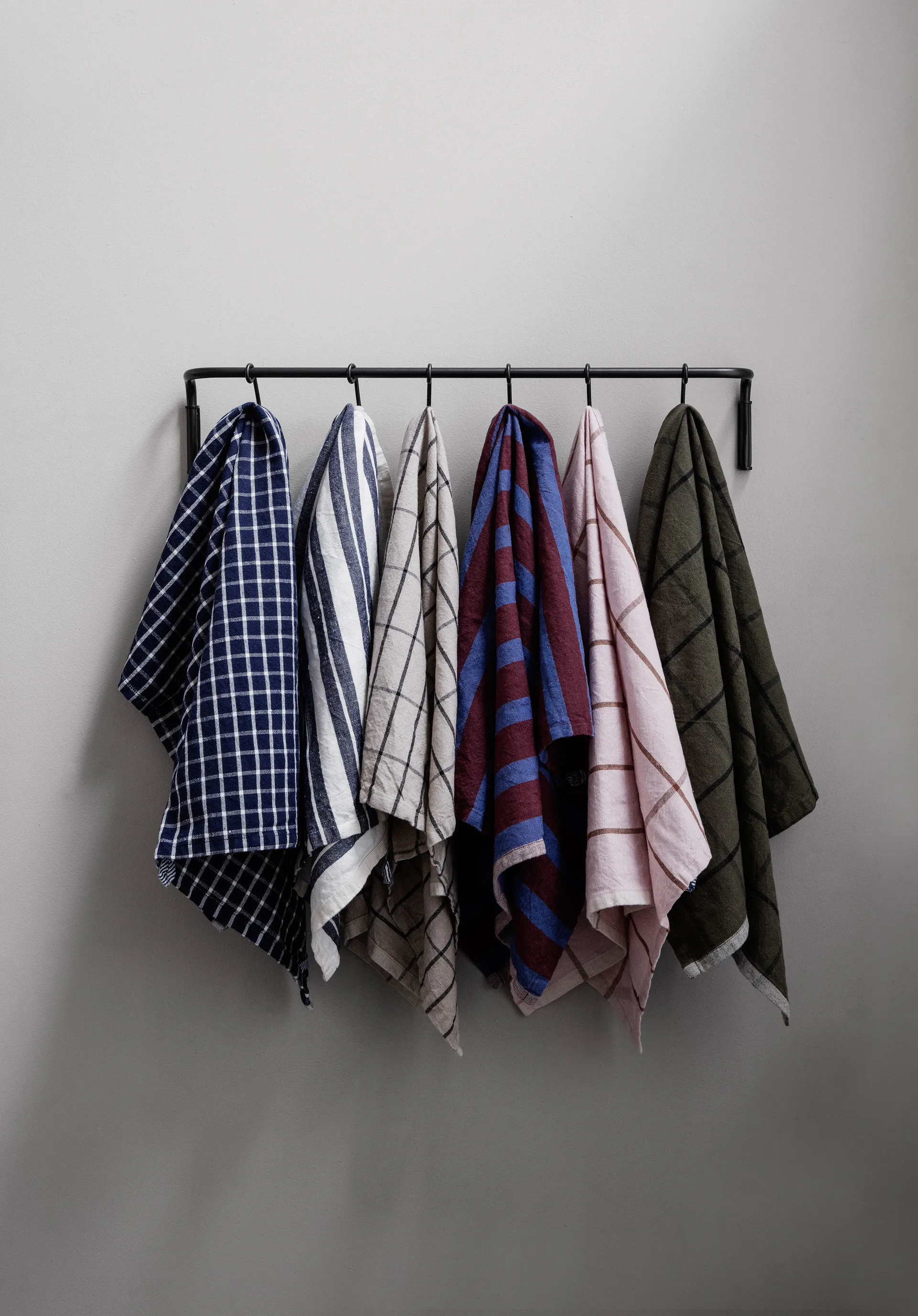 Kitchen Küchenstange mit 6 st Haken, Schwarz Messing Ferm Living