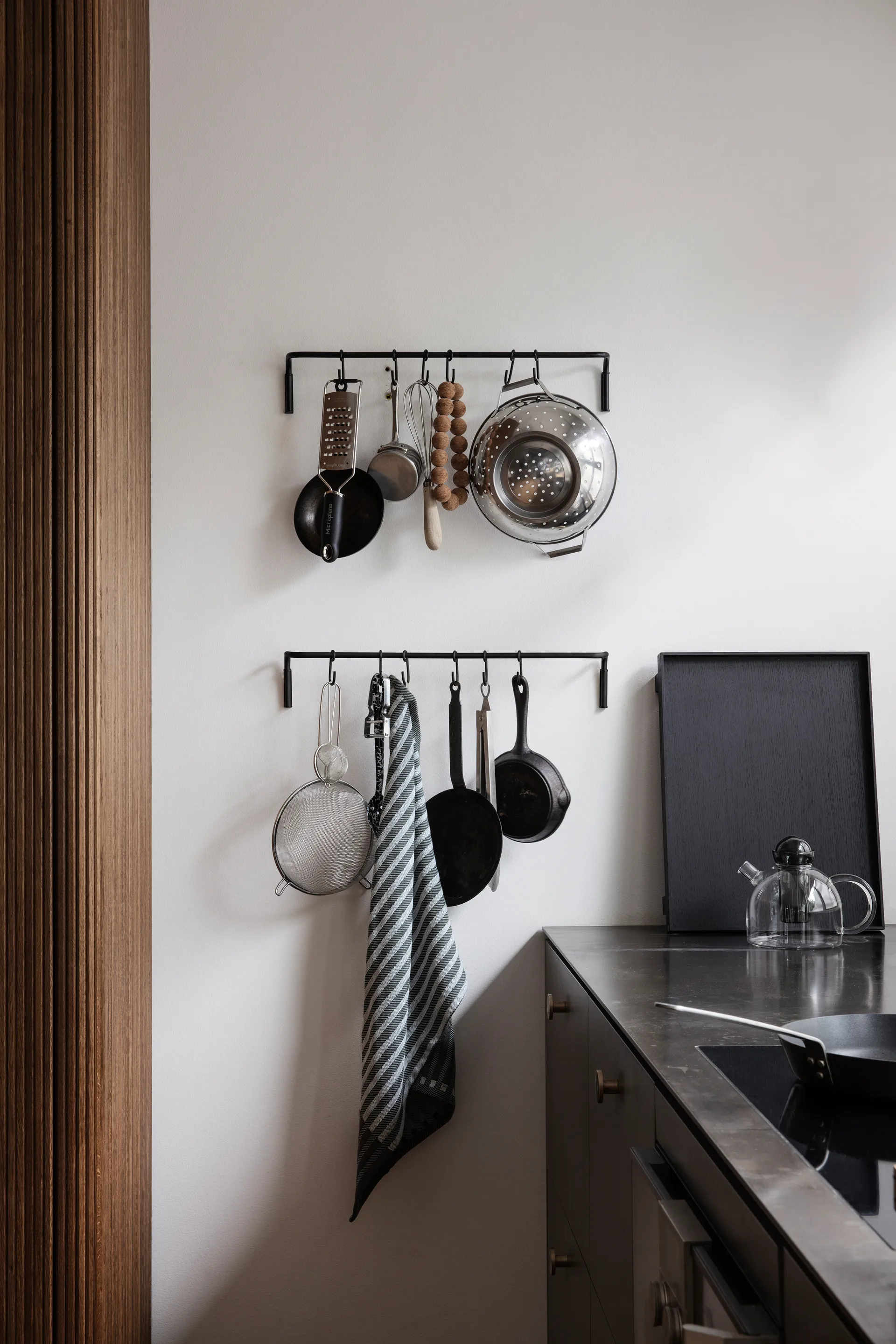 Kitchen Küchenstange mit 6 st Haken, Schwarz Messing Ferm Living