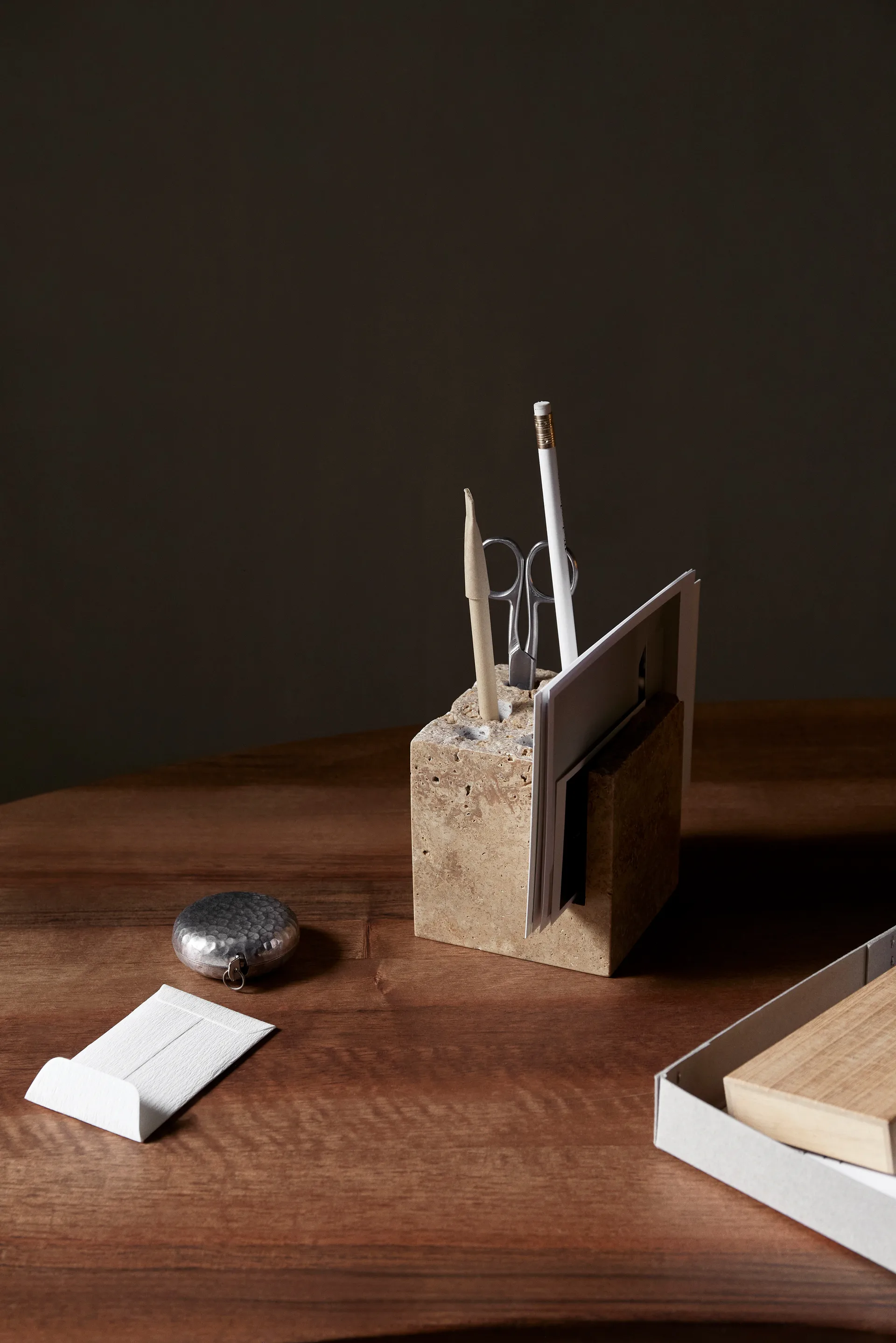 Klint Stifthalter 9 x 9cm, Beige travertin Ferm Living