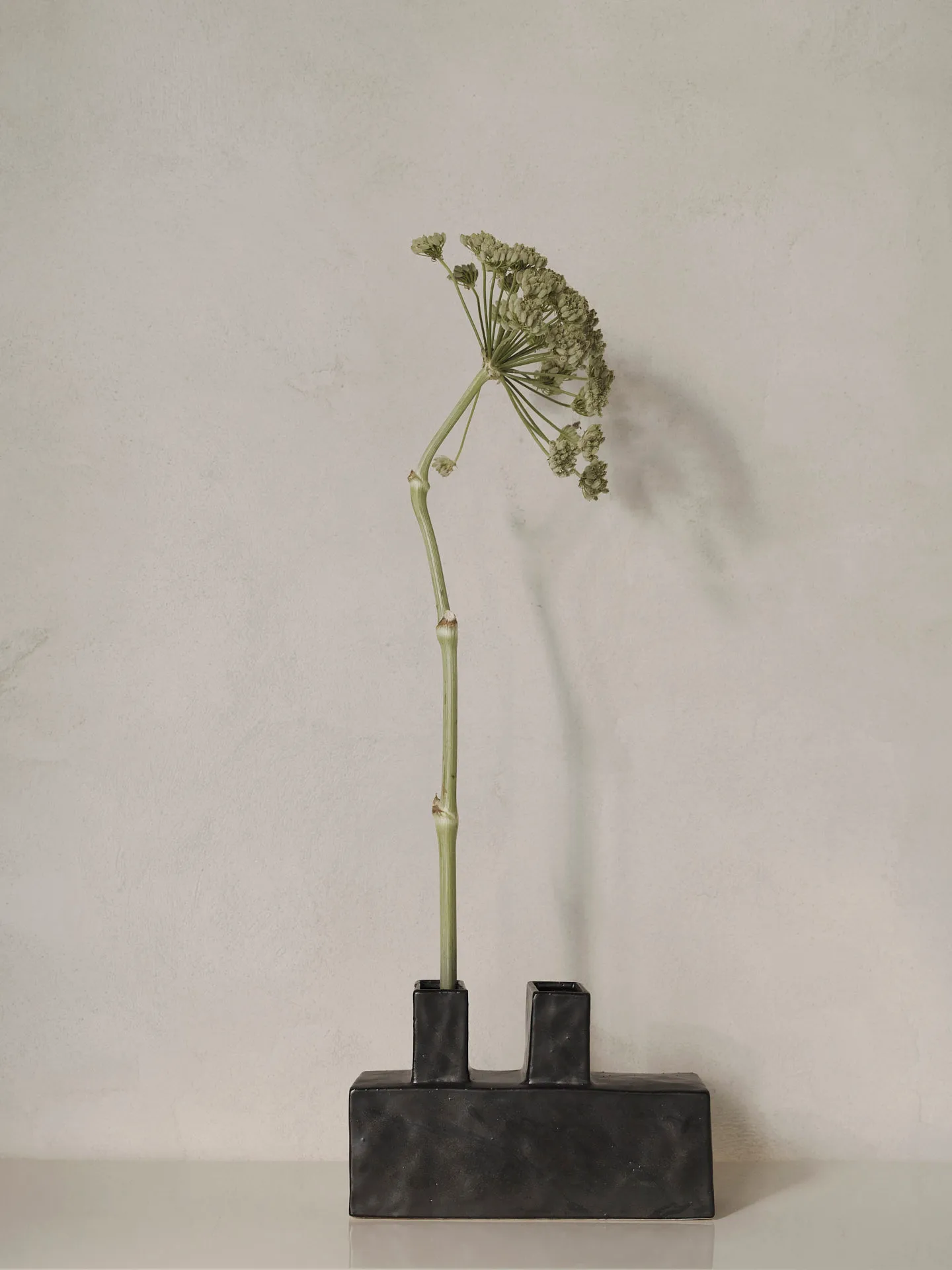 Koa Vase H17, Black Ferm Living