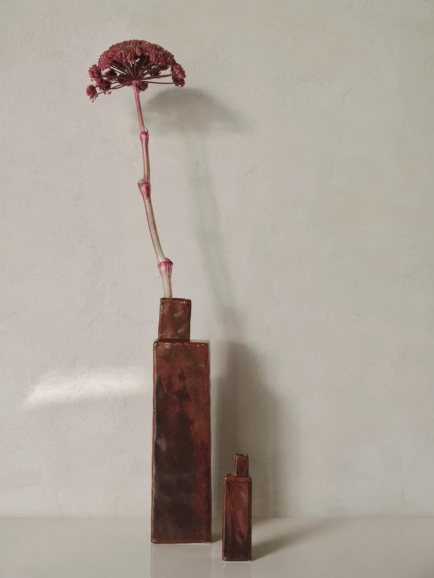 Koa Vase H40, Red brown Ferm Living