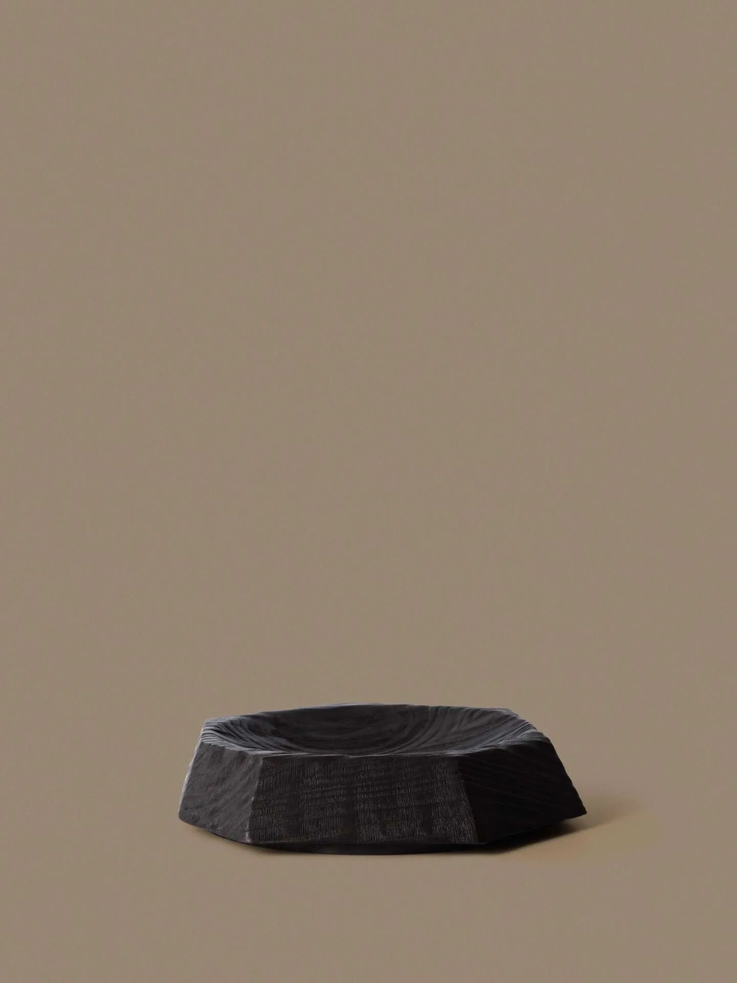 Koh Centerpiece-Dekorationsschale, Dunkelbraun, 35 cm Ferm Living
