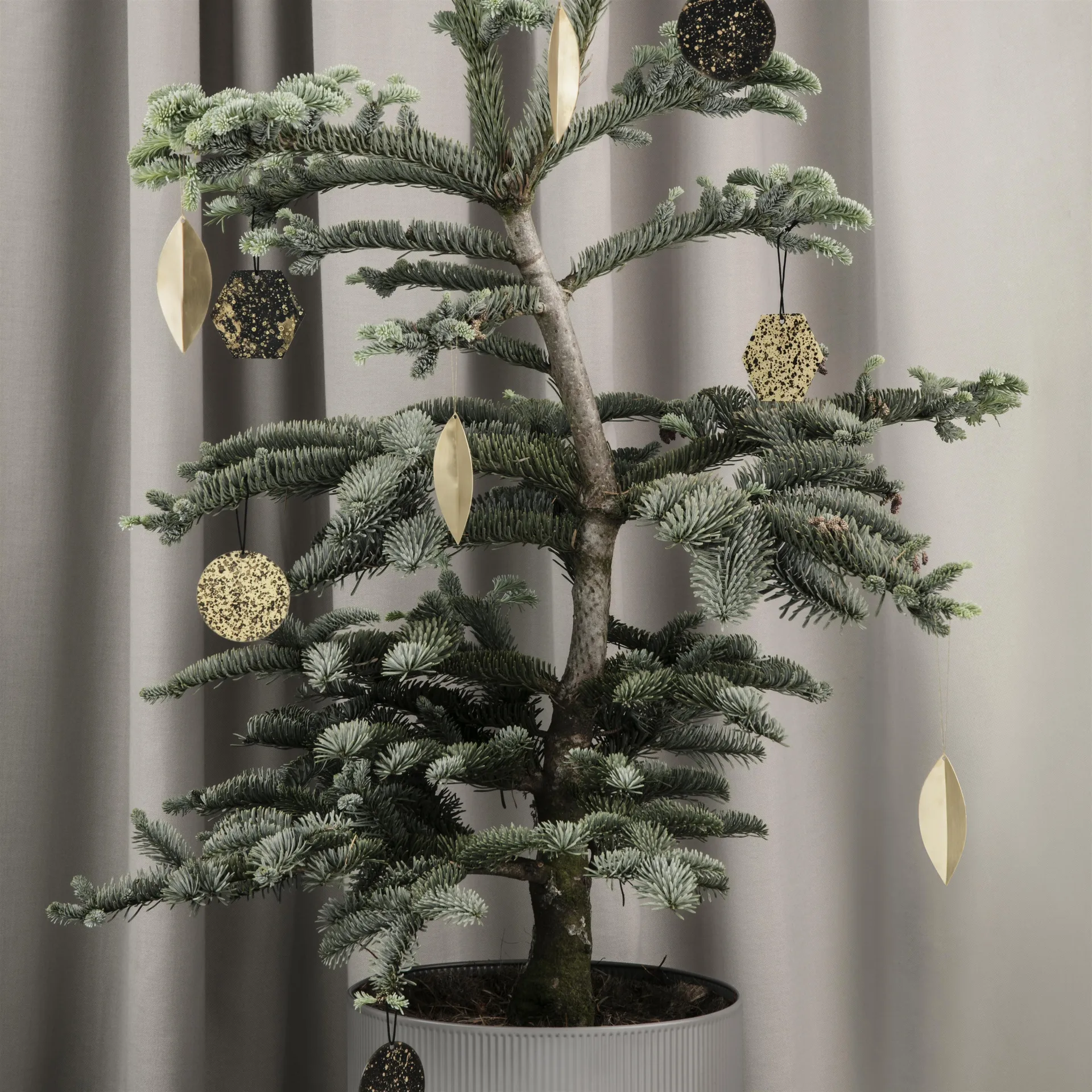 Leaf Weihnachtsbaumschmuck, Brass, 4er Pack Ferm Living