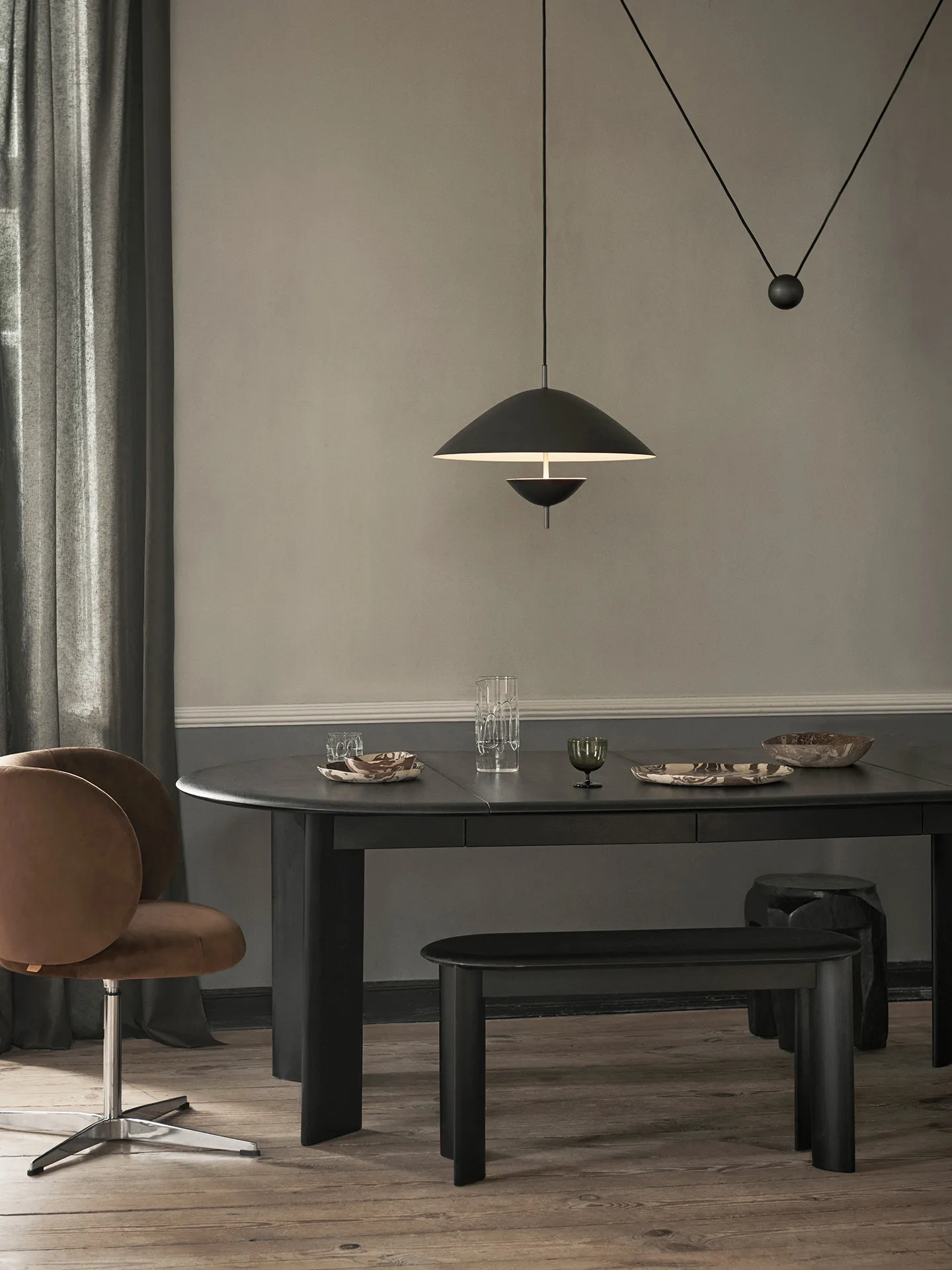 Lod Pendelleuchte, Blackened Iron Ferm Living
