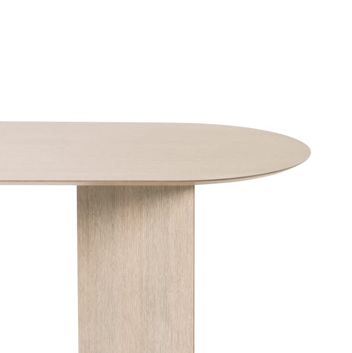 Mingle Esstisch oval - Oak natural veneer, Winkelbeine Eiche - ferm LIVING