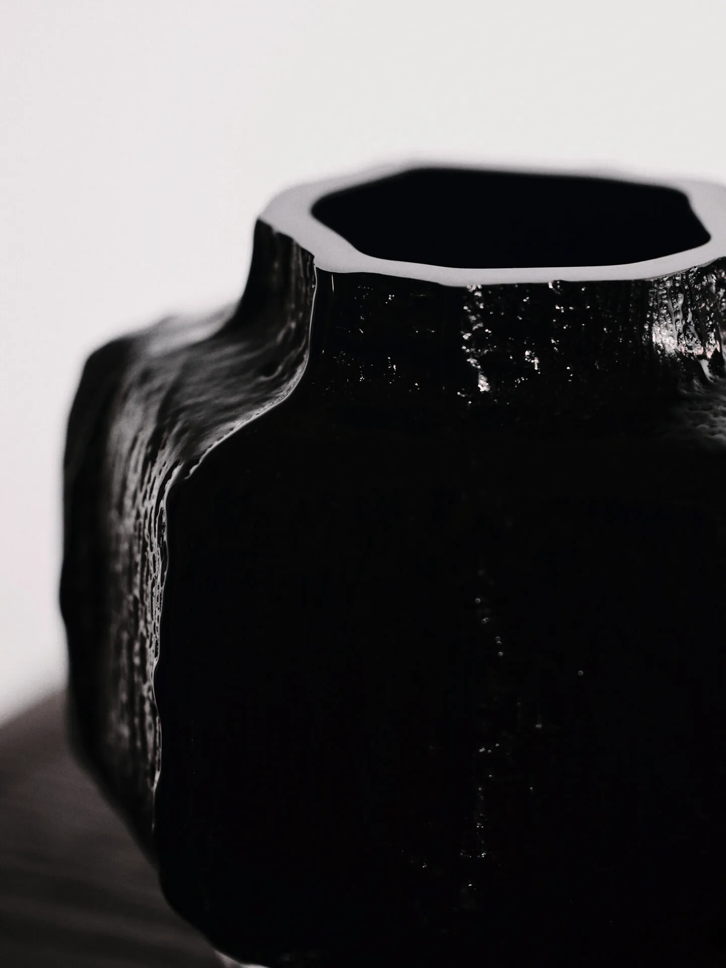 Mokuri Vase, Schwarz, 30 cm Ferm Living