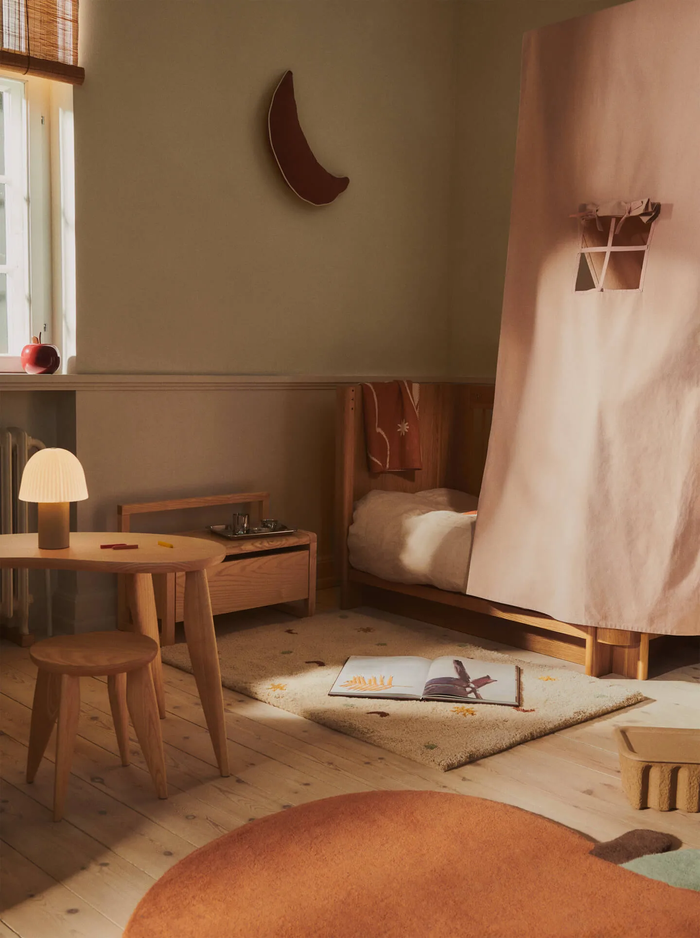 Moon Kissen, Brown clay, 31x8x47 cm Ferm Living