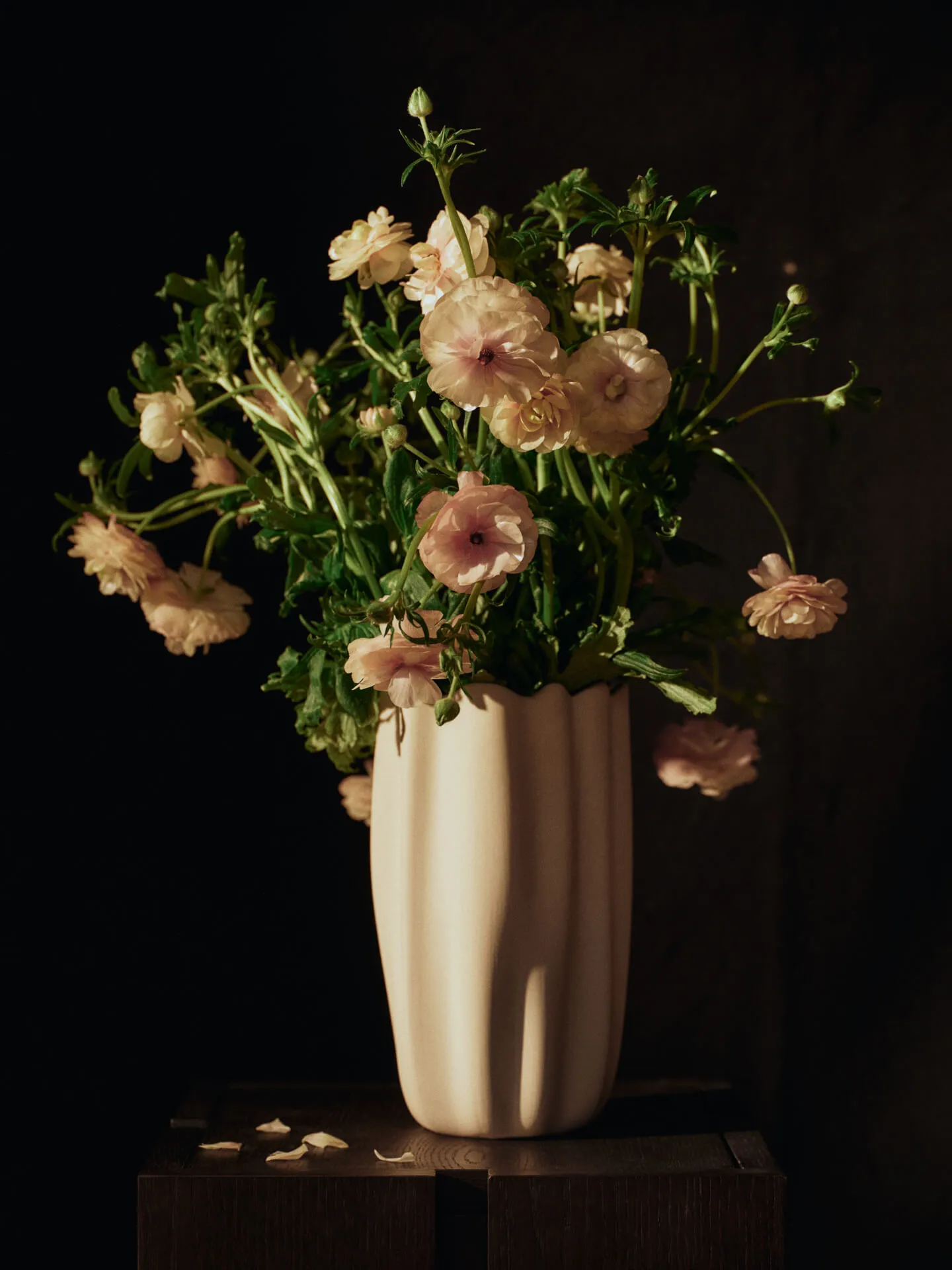 Nium Vase, Off-white, 23 cm Ferm Living