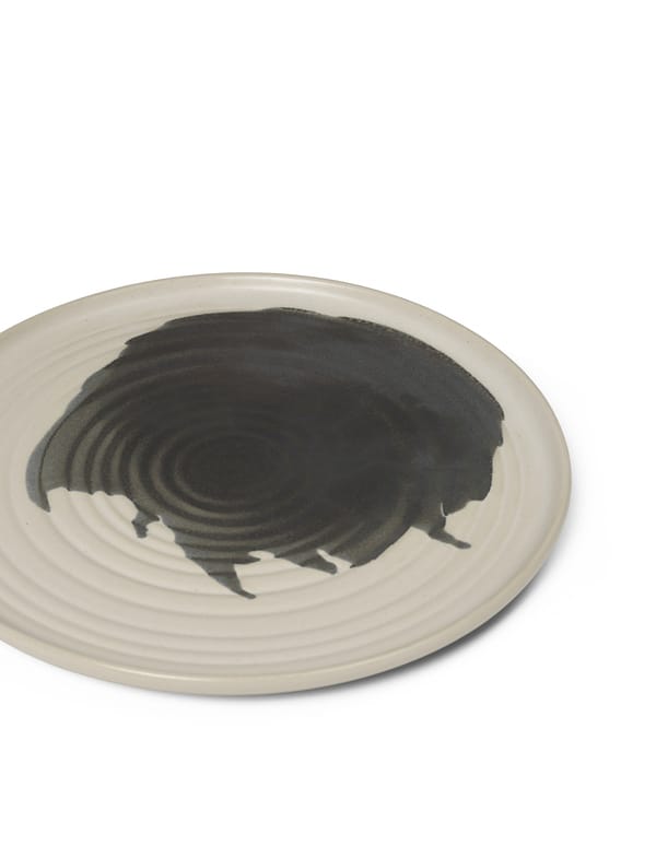Omhu Teller ⌀26,5 cm, Off white-charcoal Ferm Living