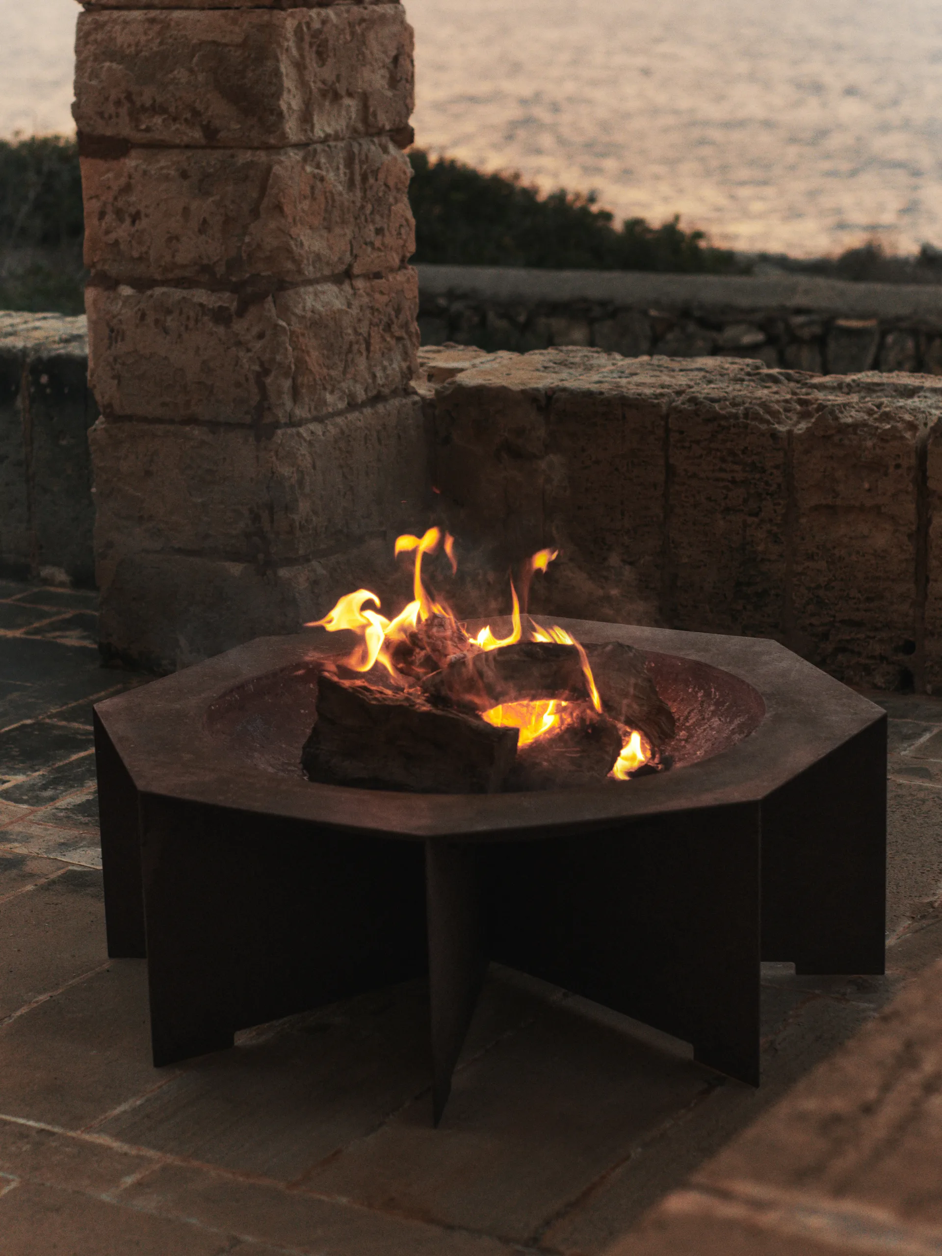 Otto fire pit Feuerstelle, Rust, Ø85,5x29 cm Ferm Living