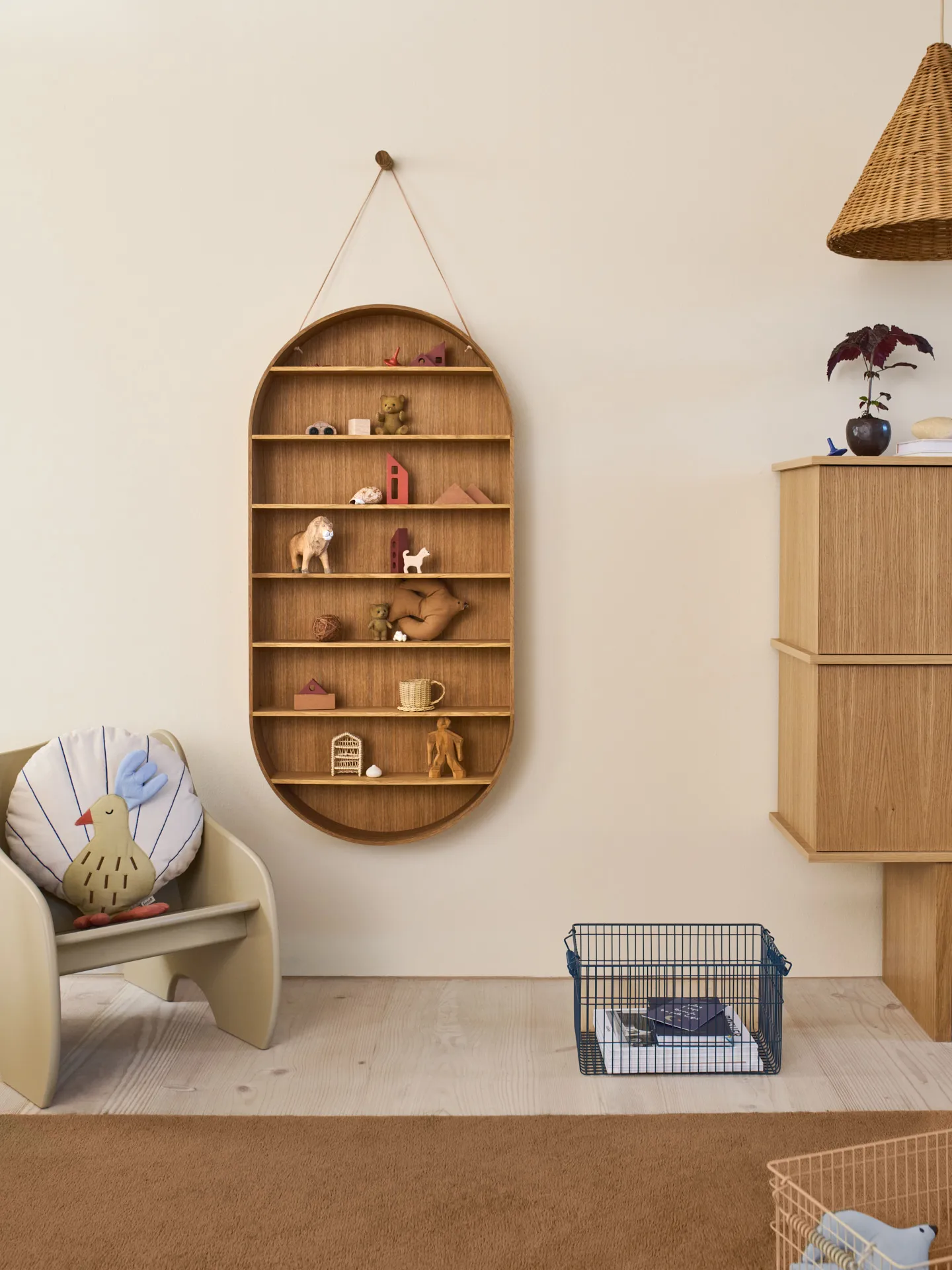 Oval Dorm Wandregal, Oiled oak Ferm Living