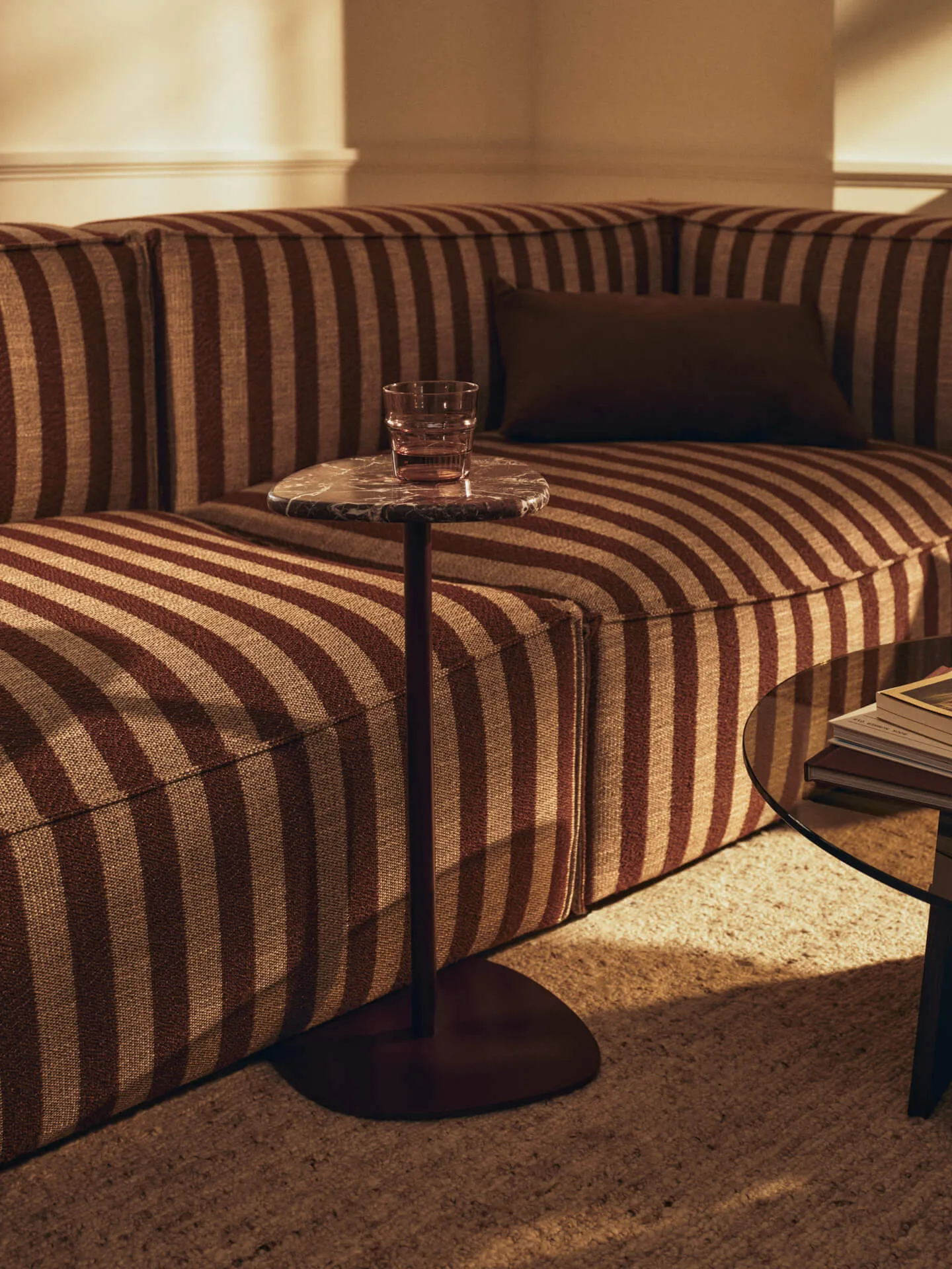 Plyo Beistelltisch, Dark grape Ferm Living