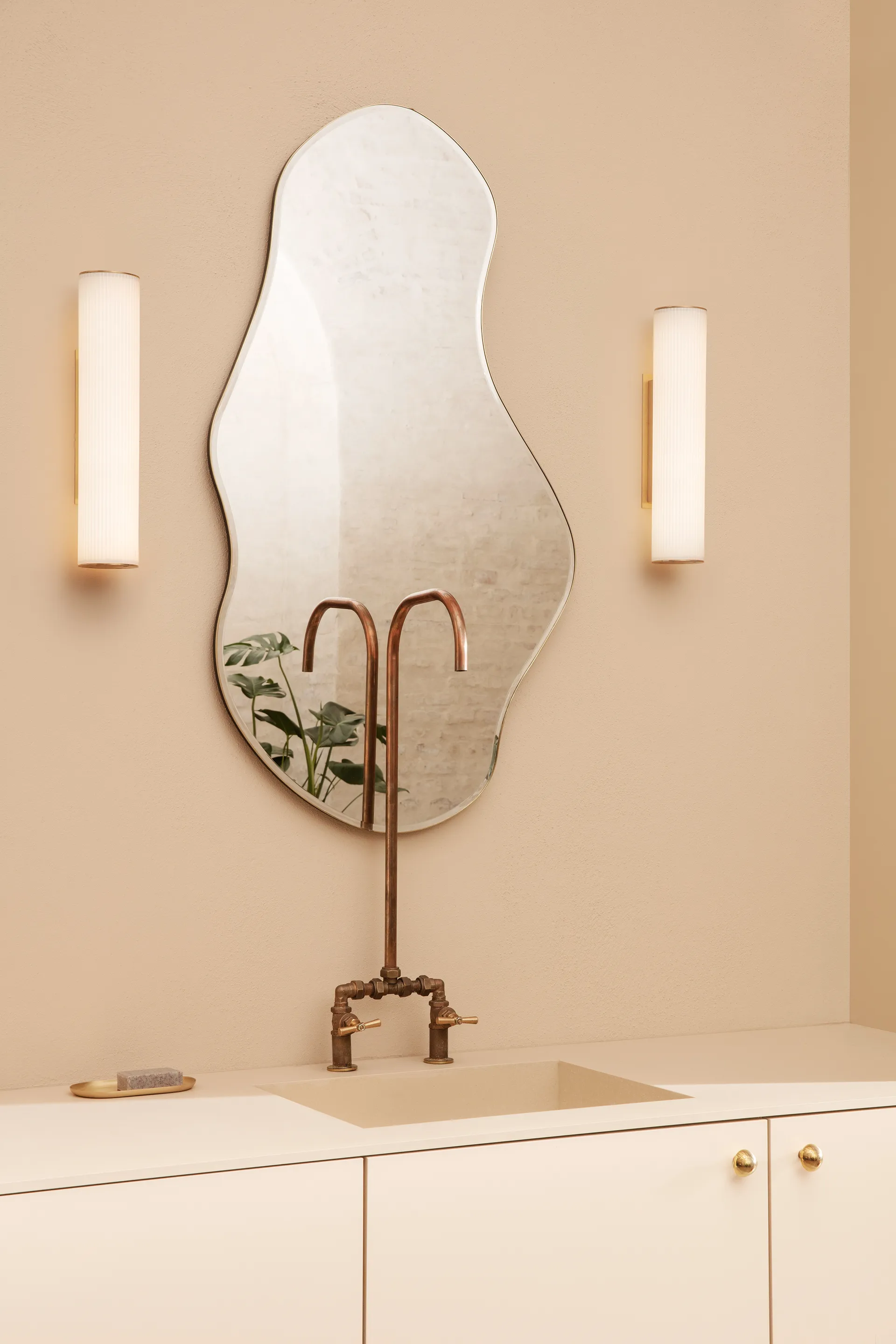 Pond Spiegel large, Messing Ferm Living