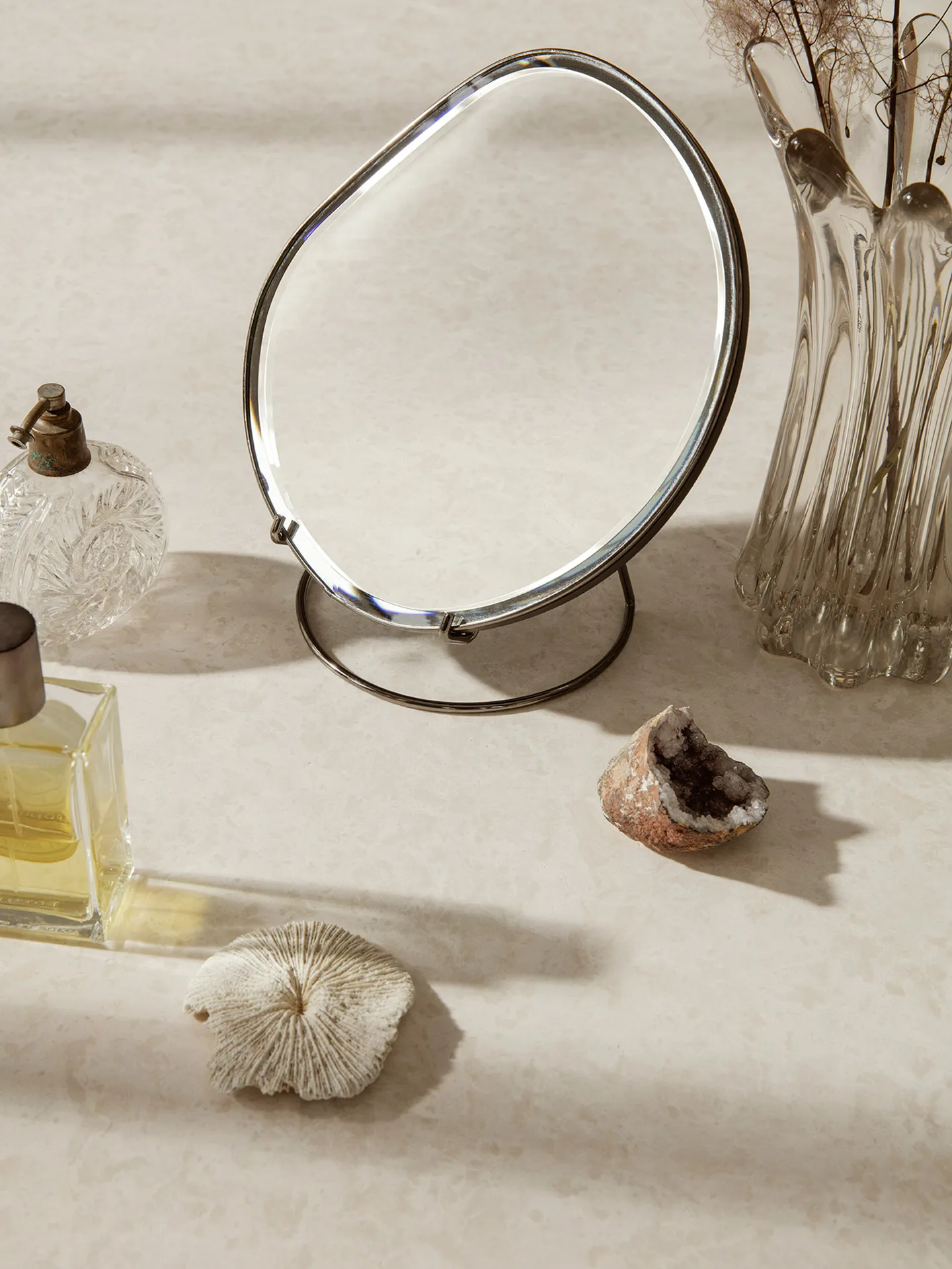 Pond Tischspiegel, Dark chrome Ferm Living