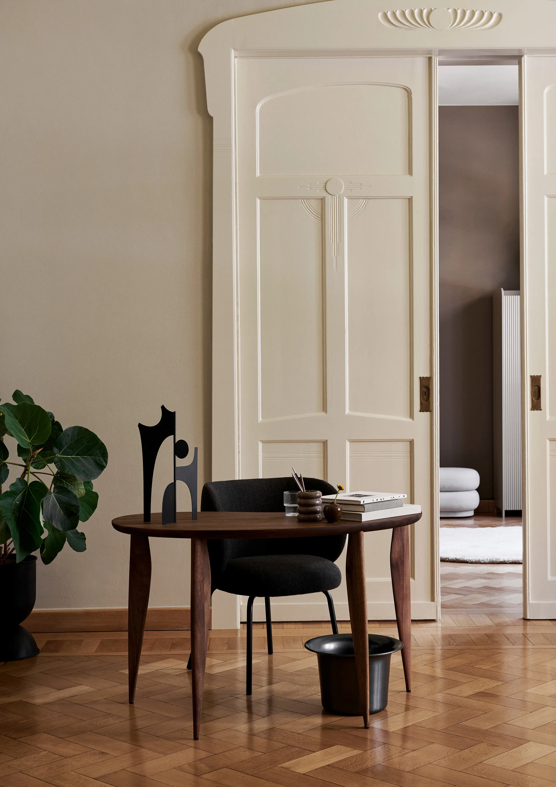 Rico dining chair hallingdal, Dark grey brown-cashmere Ferm Living