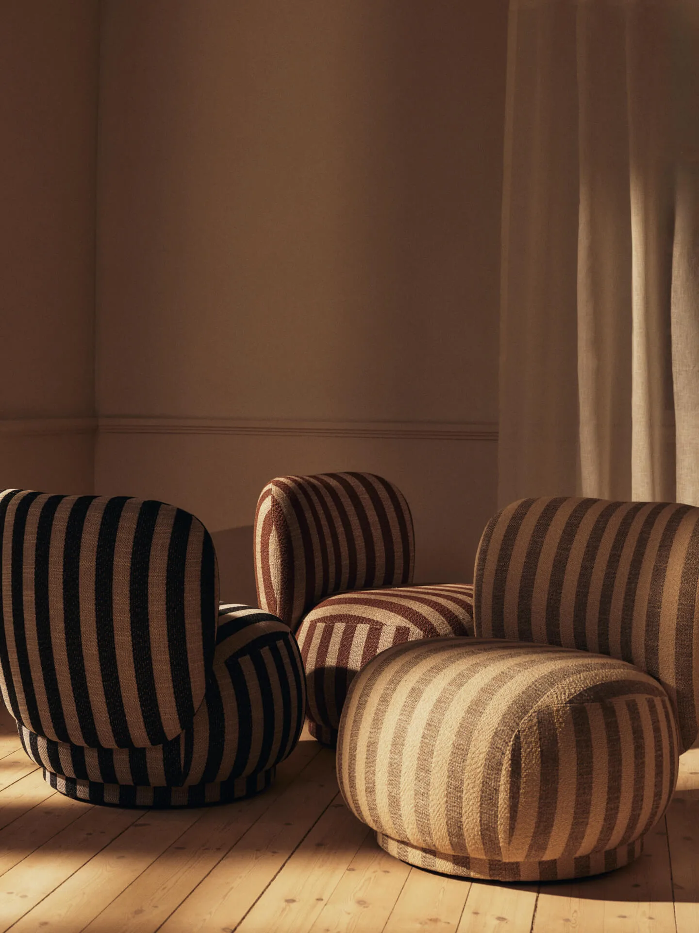 Rico Lounge Chair Piccolo Sessel, Louisiana, Sand-chocolate Ferm Living