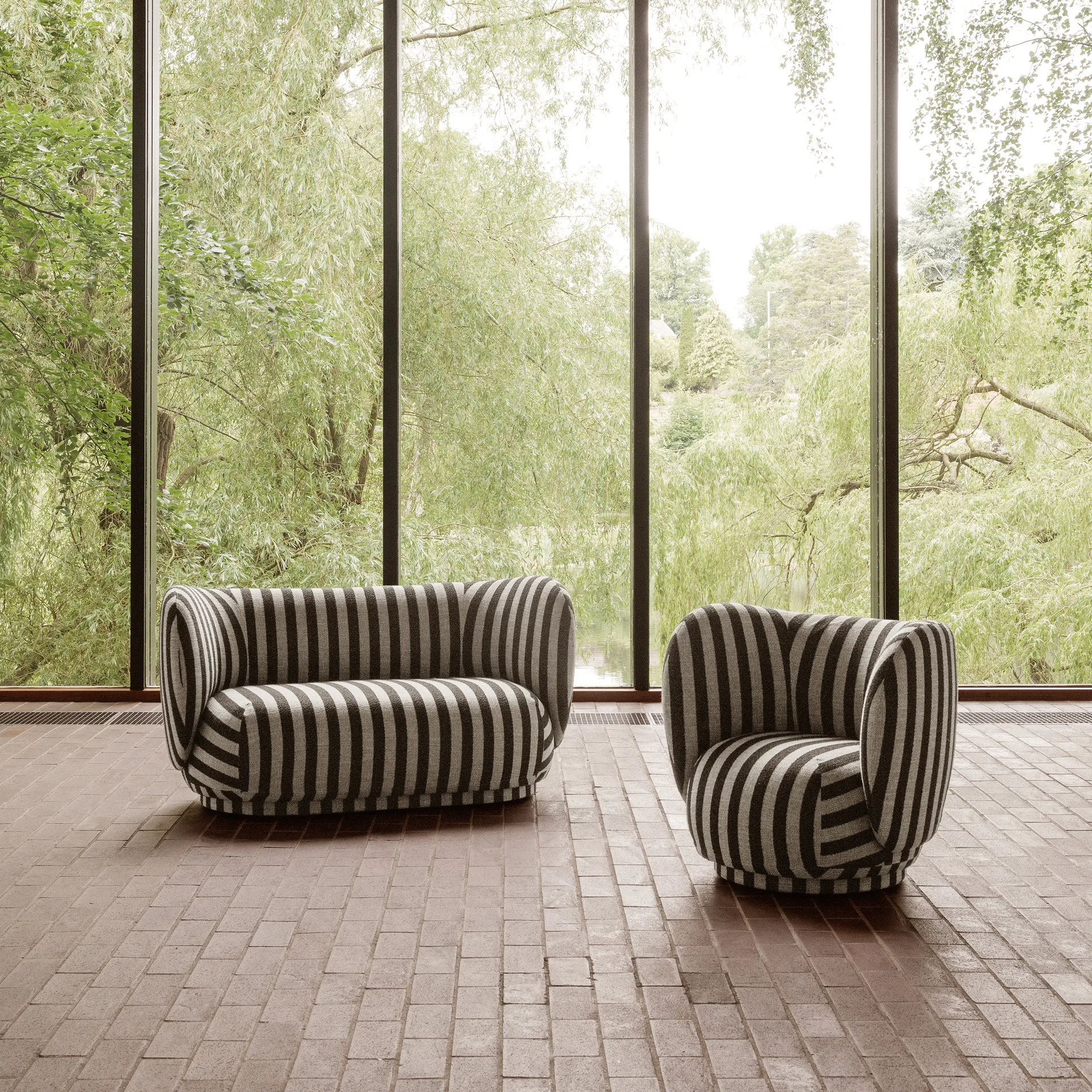 Rico Sofa 2-Sitzer, Louisiana sand black Ferm Living