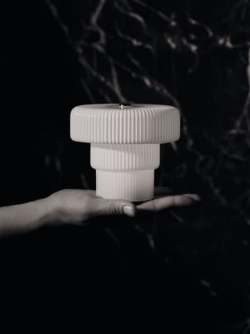 Ripple tragbare Tischleuchte 10 cm - White - Ferm Living