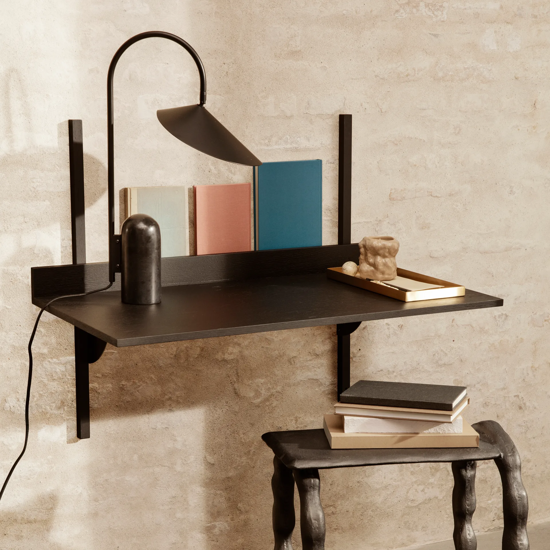 Sector Schreibtisch, Black ash-black brass Ferm Living