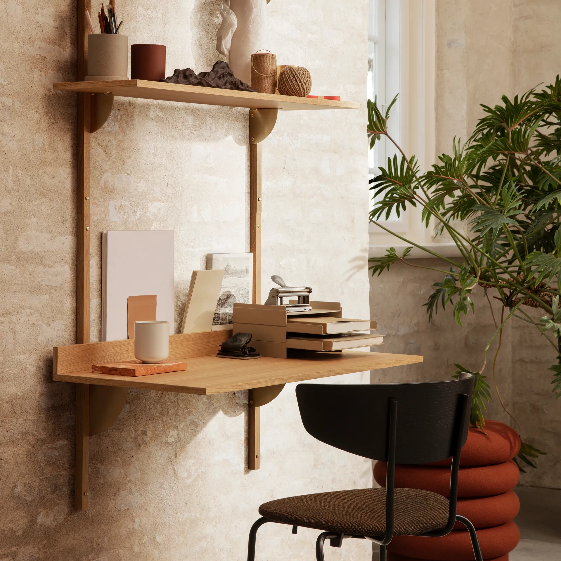 Sector Schreibtisch, Oak-brass Ferm Living
