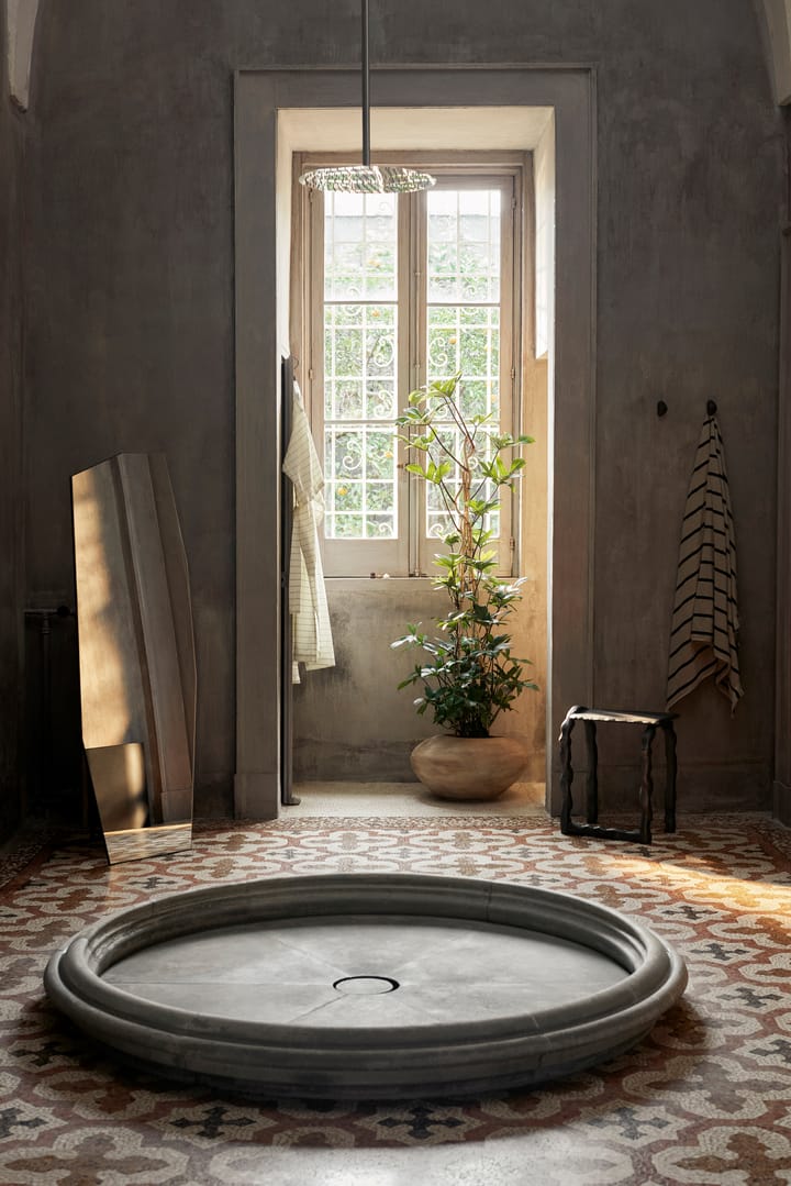 Shard Bodenspiegel 57,8 x 165cm, Black Ferm Living