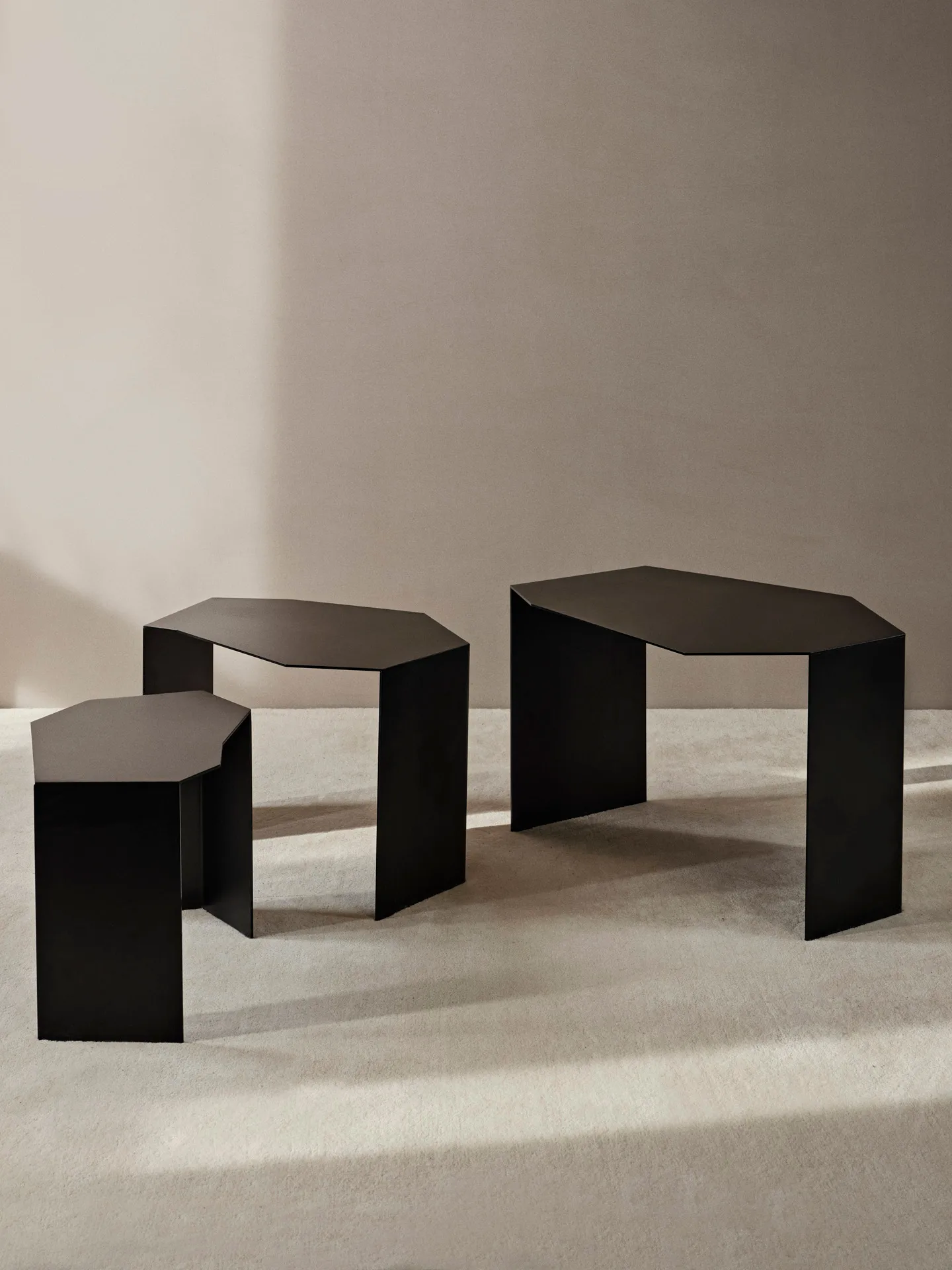 Shard cluster Beistelltisch 3er Pack, Black Ferm Living