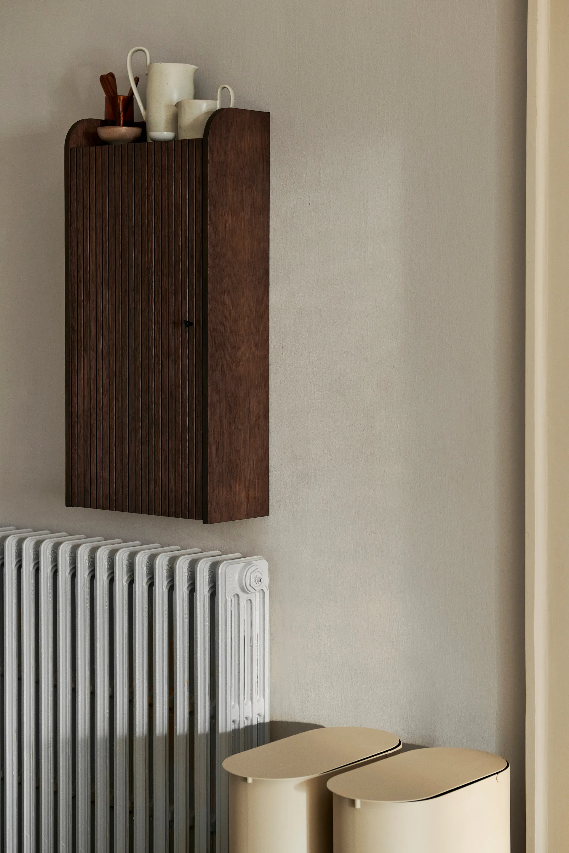 Sill Wandschrank 42,5 x 85cm, Dark stained oak Ferm Living