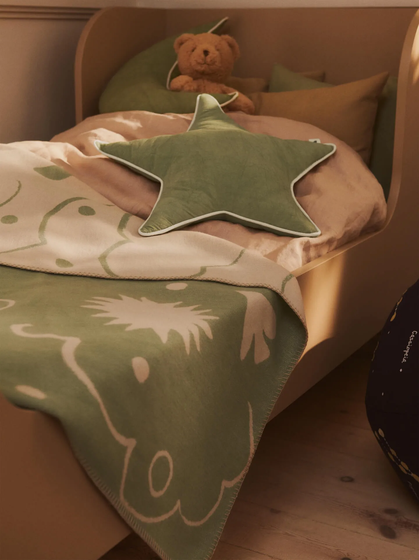 Skye Decke, Tea green-parchment, 80x120 cm Ferm Living