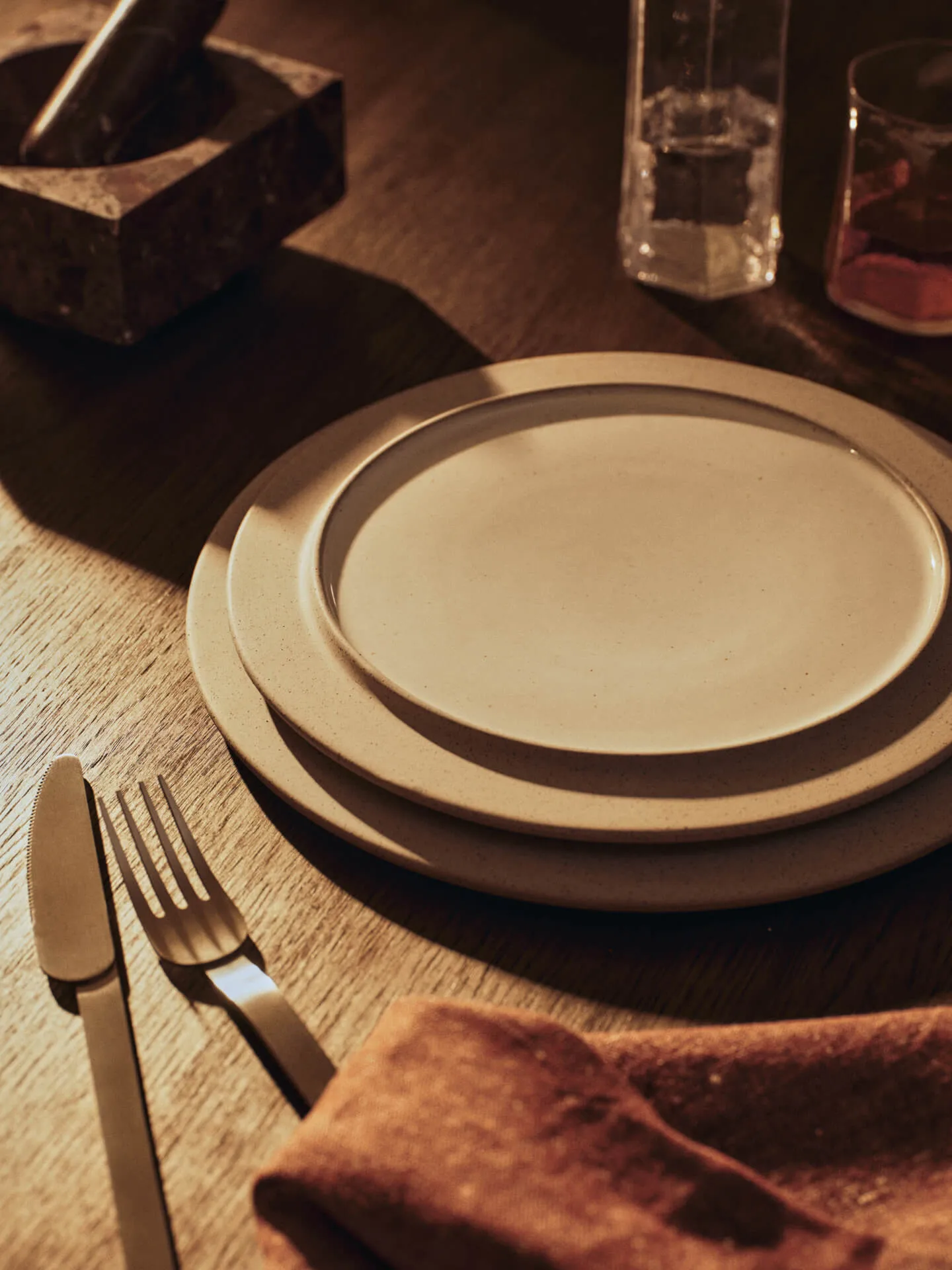 Sonae Teller 2er Pack, Grey-white, Ø25 cm Ferm Living