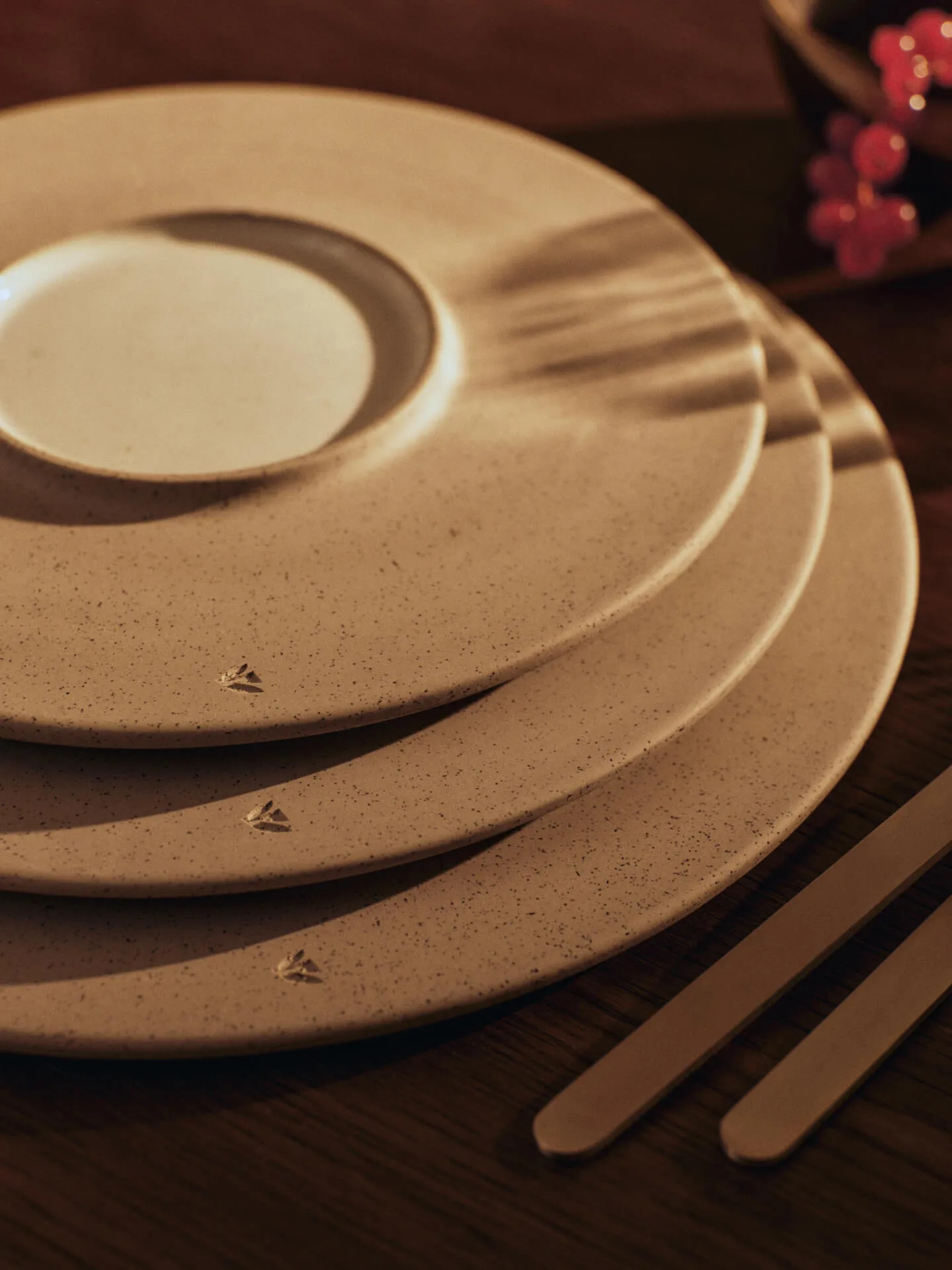 Sonae Teller 2er Pack, Grey-white, Ø25 cm Ferm Living