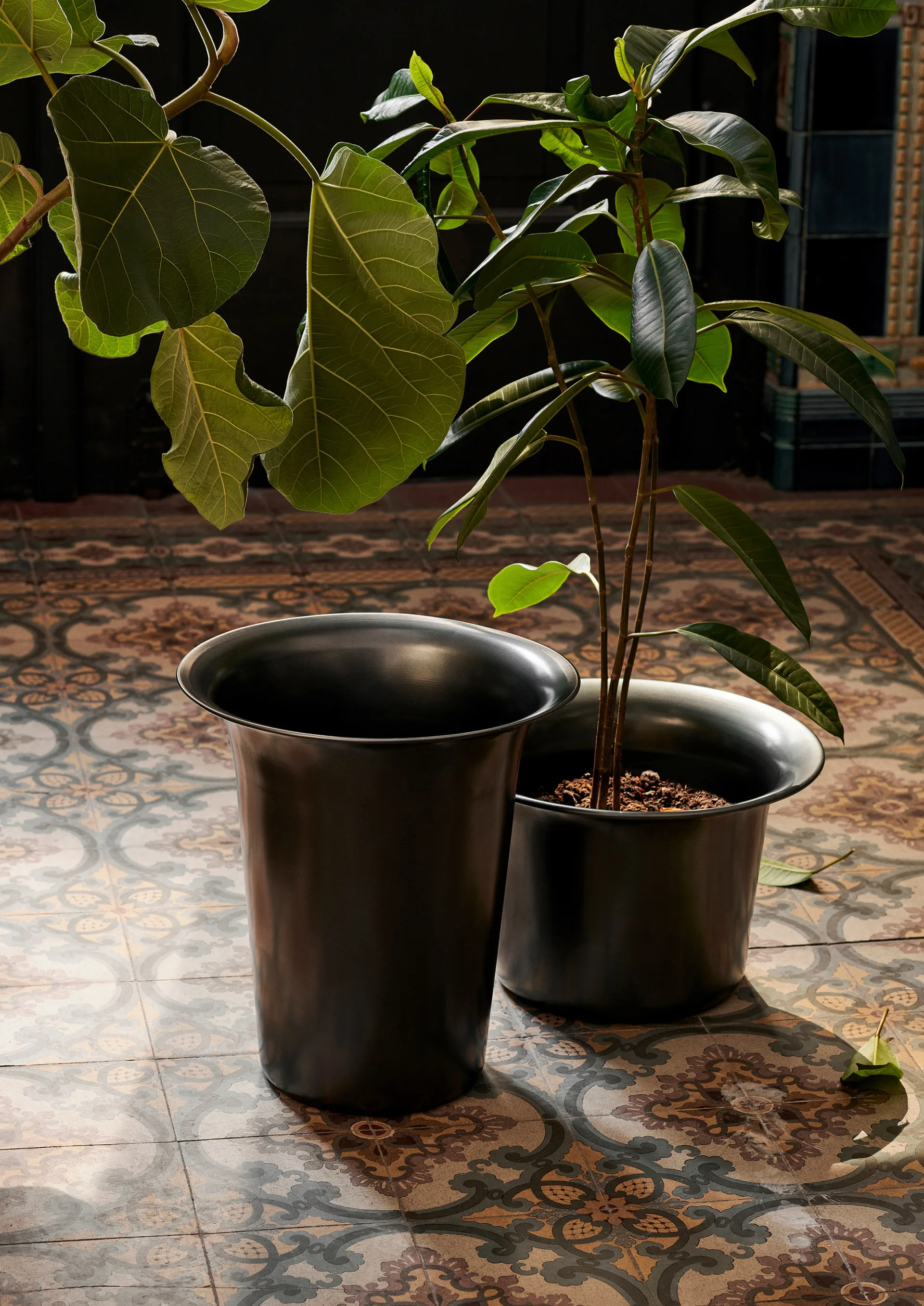 Spun alu Korb hoch Ø35cm, Blackened Aluminium Ferm Living