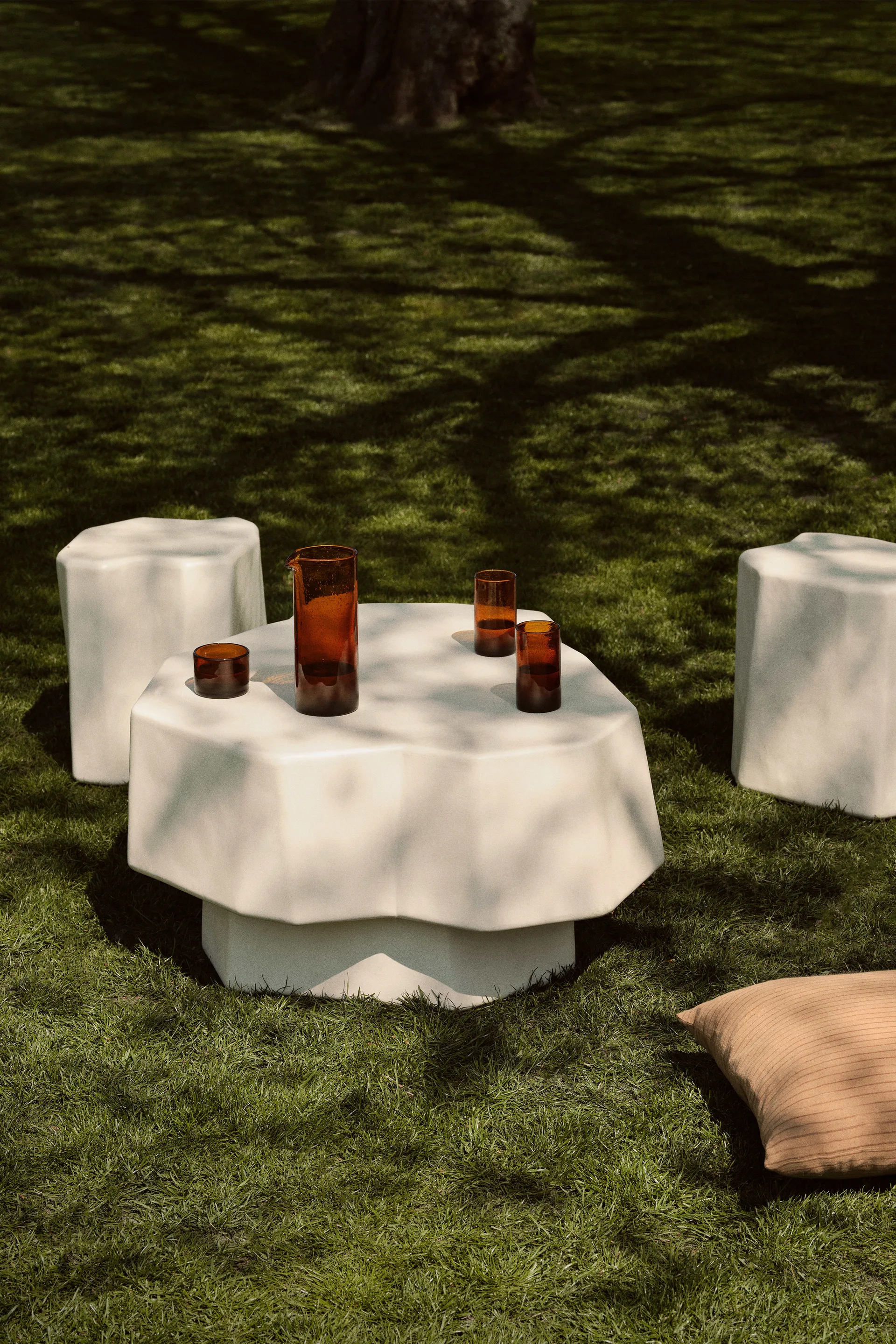 Staffa Beistelltisch 163,5x82,4 cm, Ivory Ferm Living