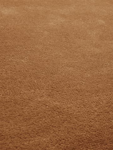 Stille getufteter Teppich - Toffee, 140x200 cm - Ferm Living