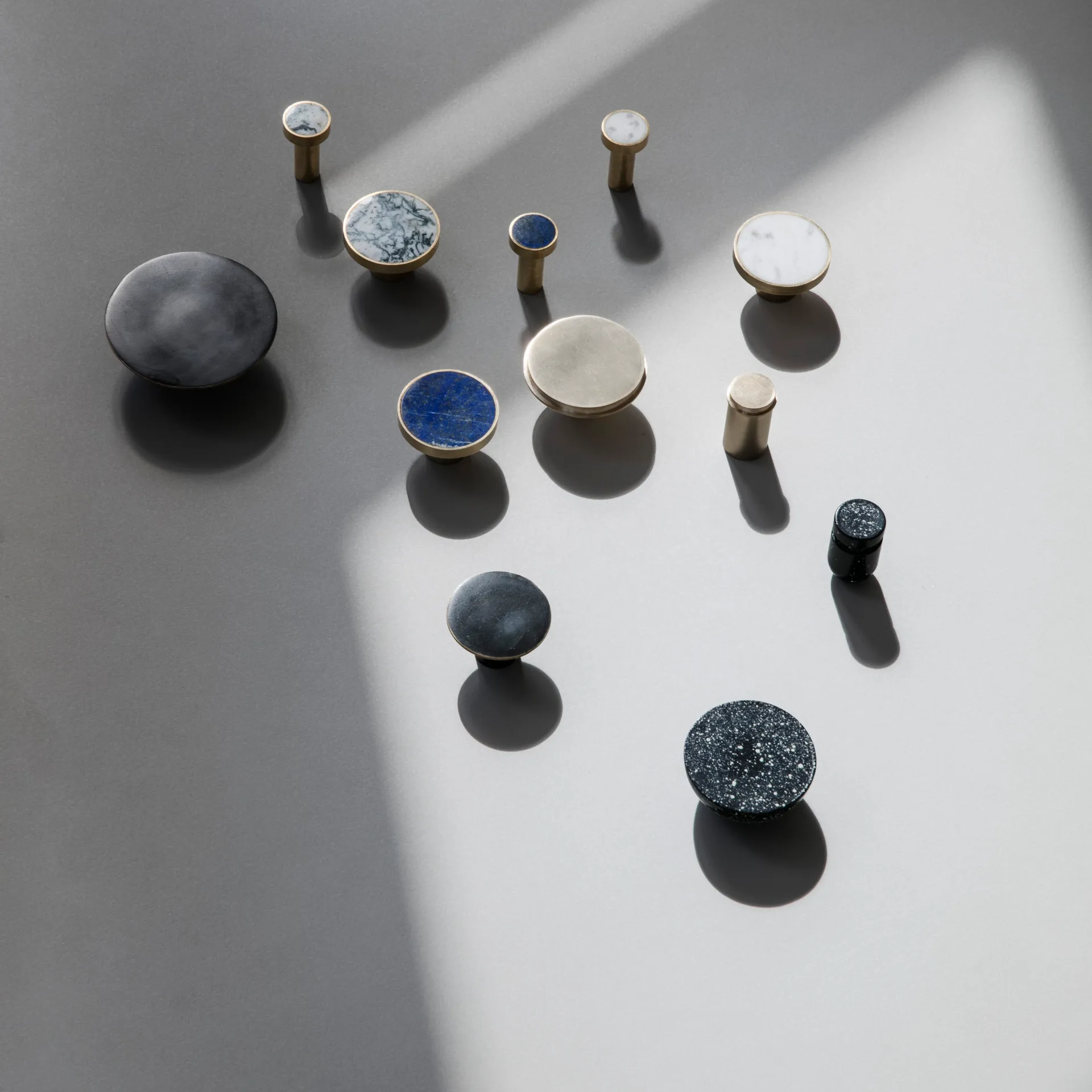 Stone Wandhaken klein, Weißer Marmor - Messing Ferm Living