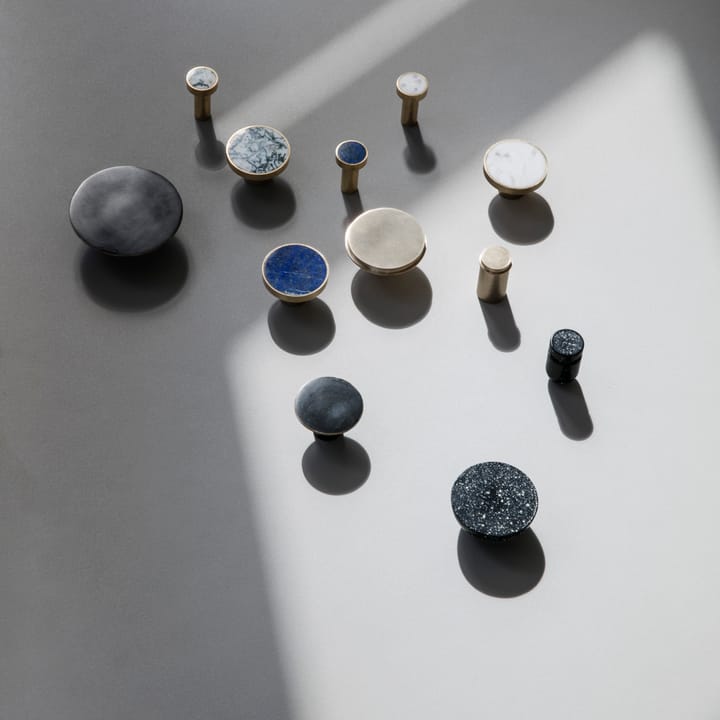Stone Wandhaken klein, Weißer Marmor - Messing Ferm Living