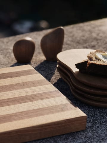 Stribe Schneidebrett bold 25x36 cm - Walnut-oak - Ferm Living