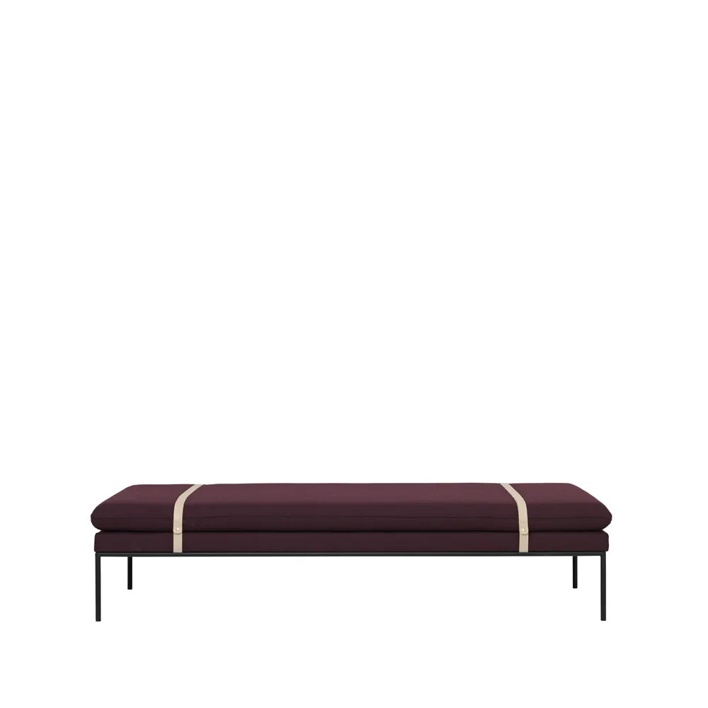 Turn Tagesbett, Stoff fiord by kvadrat bordeaux, Gestell schwarz Ferm Living