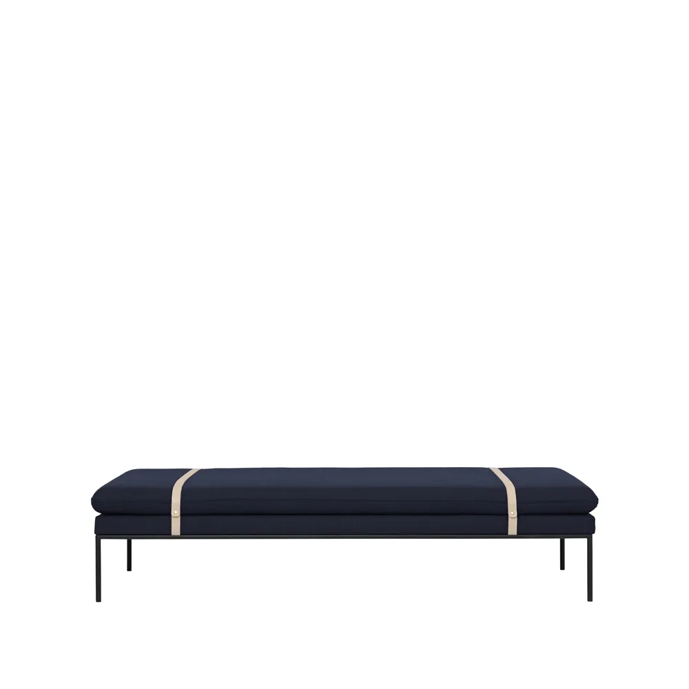 Ferm Living Turn Tagesbett Stoff fiord by kvadrat dark blue, Gestell schwarz