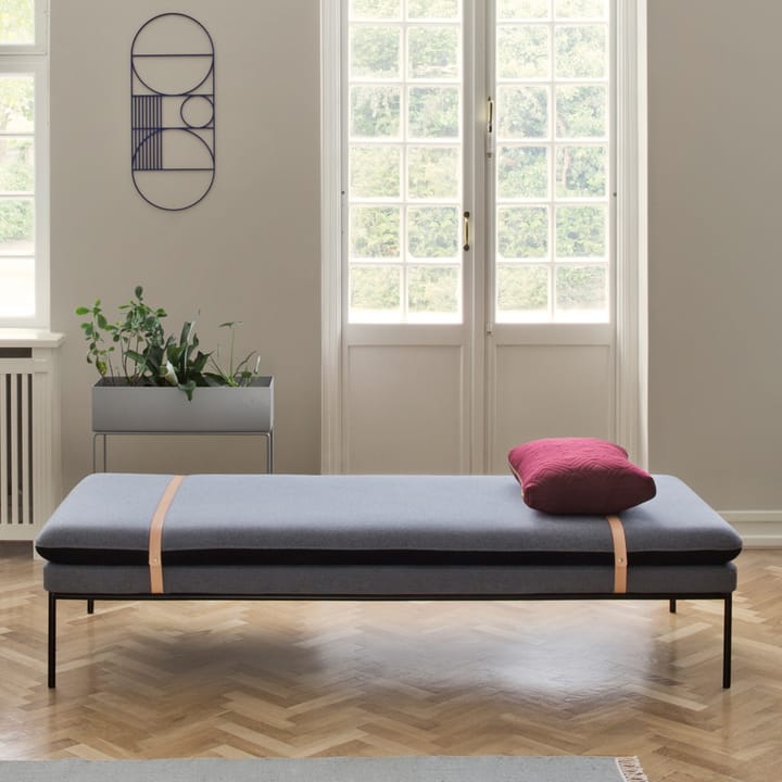 Turn Tagesbett, Stoff fiord by kvadrat light grey, Gestell schwarz Ferm Living